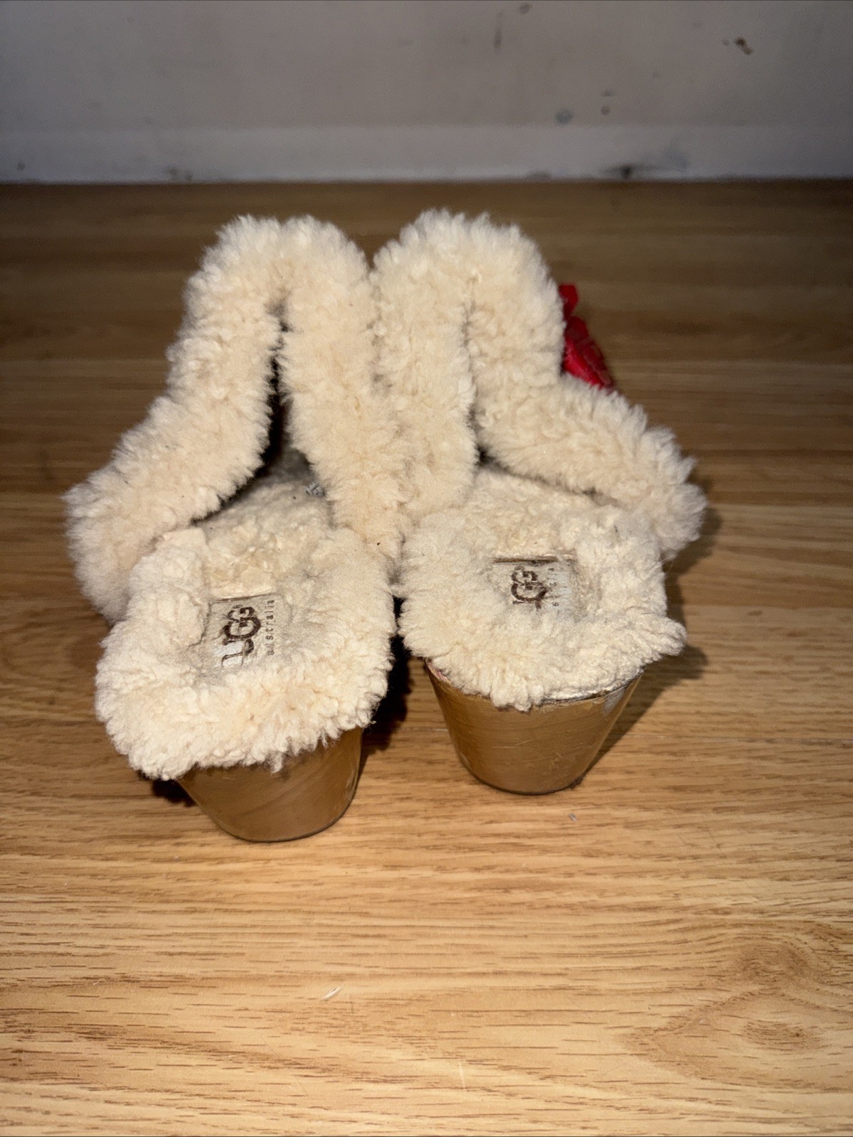 EUC Ugg Red Patent Leather Kiltie Clog With Detatchable Fringe- Sz 9 Rare!