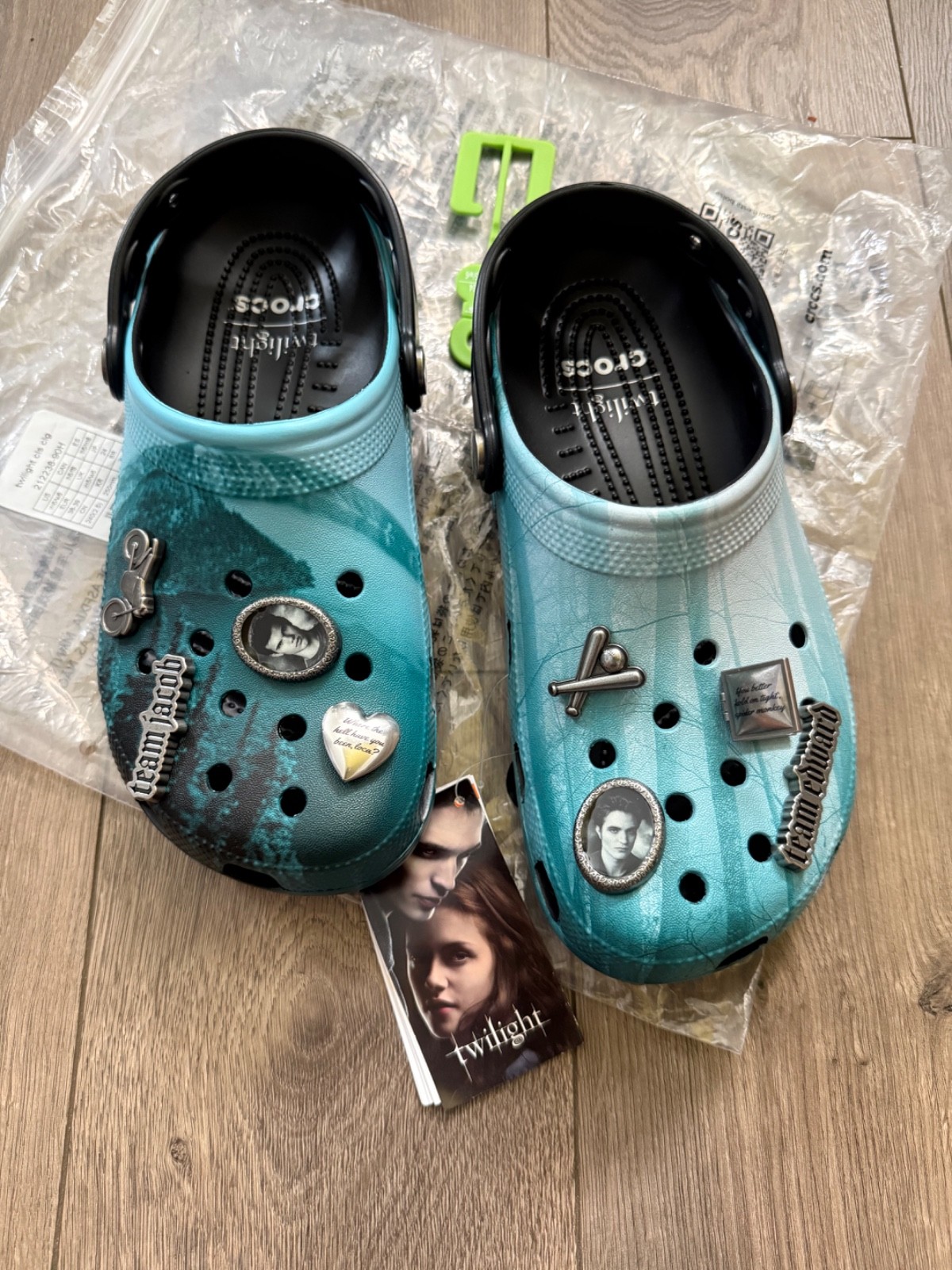 NWT Crocs Twilight Saga Classic Clog Womens Size 8 Blue Black Team Edward Jacob