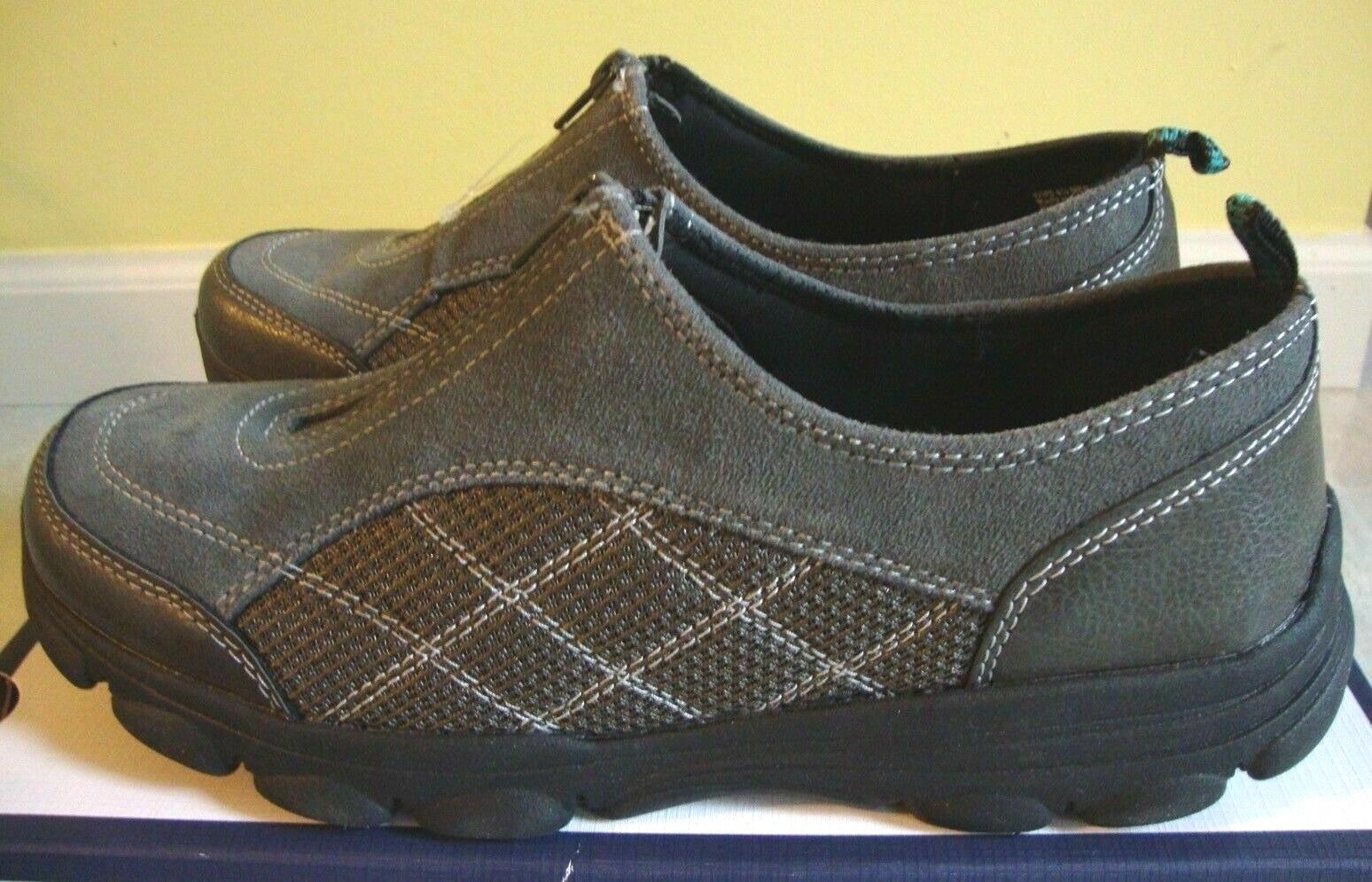 New Croft & Barrow Tory Lightweight Leather Slip On Casual Shoes Grey Variety Sz