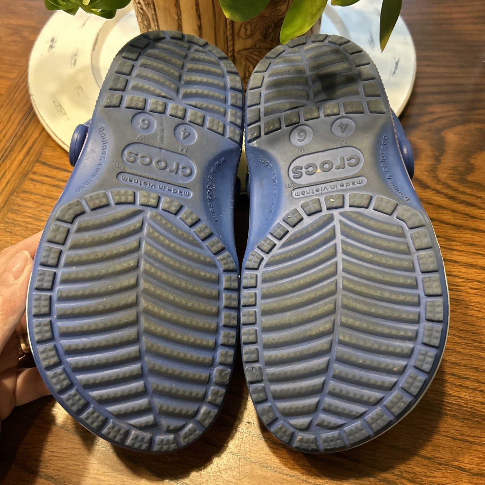 CROCS Adult Classic Clogs Slip On Shoes Waterproof Comfort Shoes – Tropics M4/W6