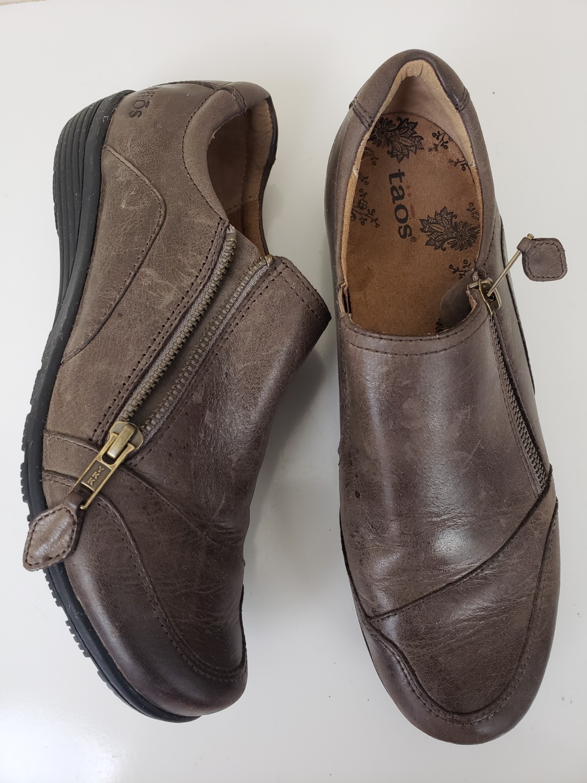 Taos Womens Character Womens Shoes Size 8.5 Steel Distressed Leather Bohemian