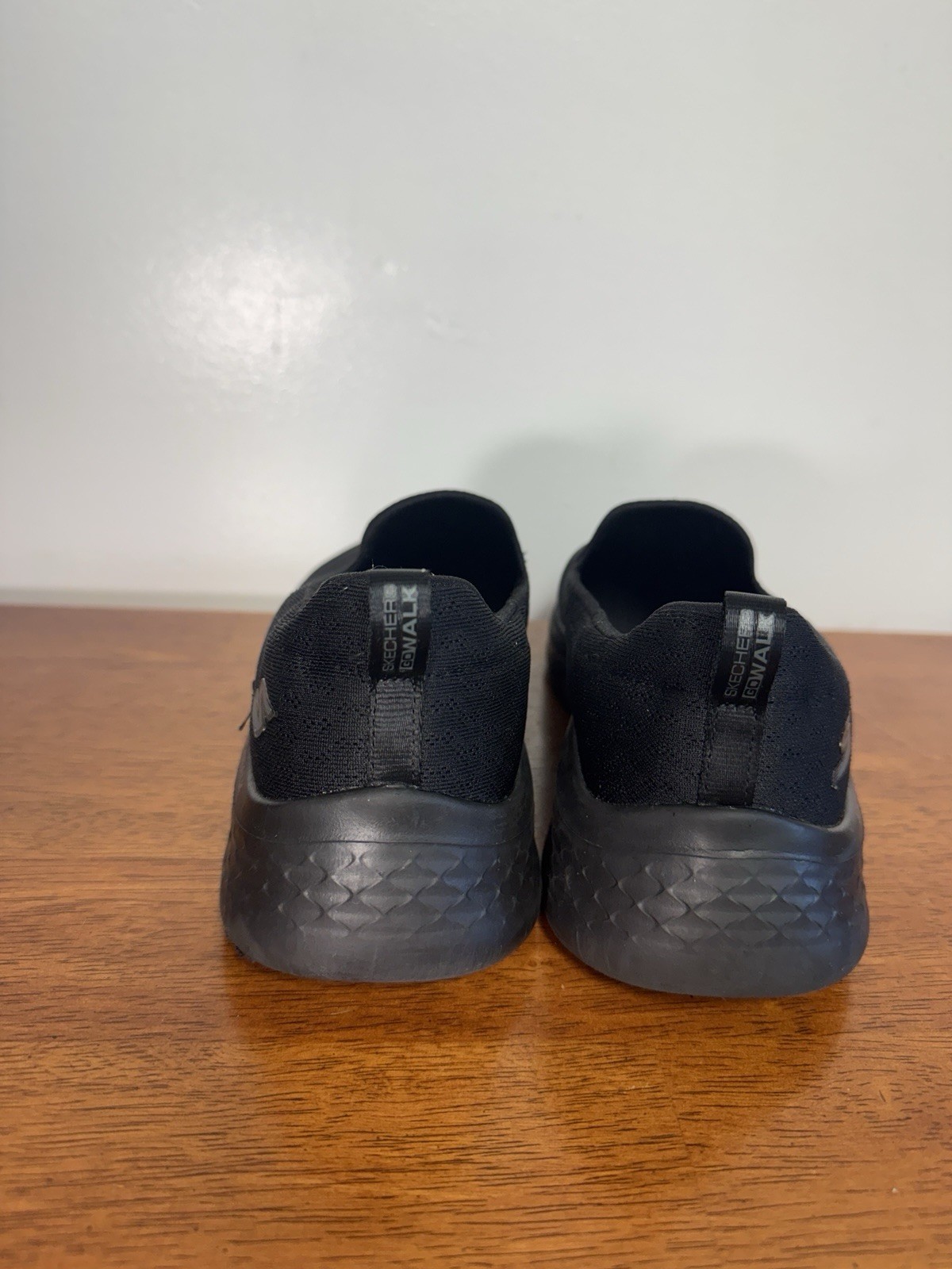 Skechers GOwalk Slip On Walking Shoes Womens 8.5 Black Memory Foam Comfort