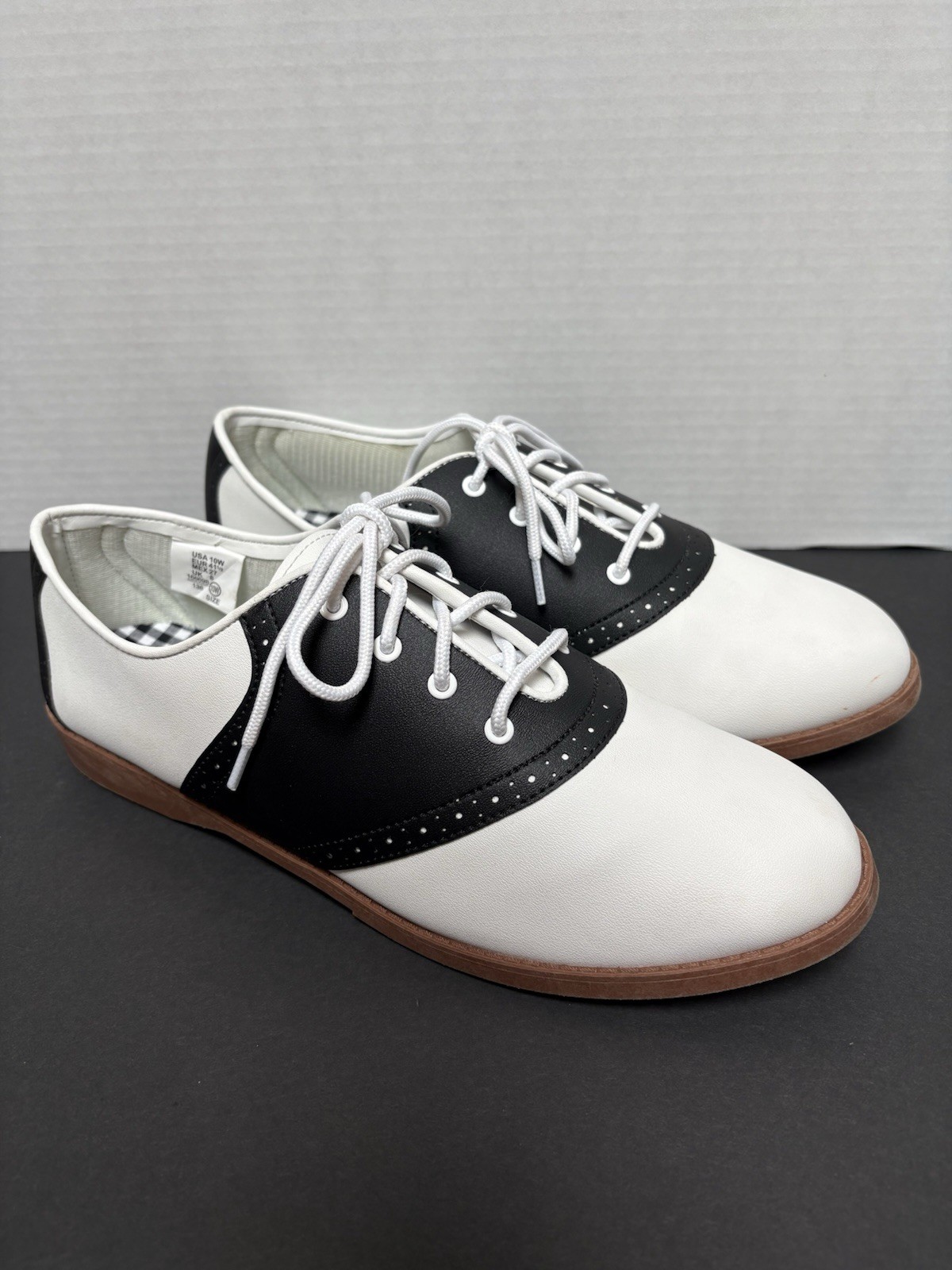 PREDICTIONS Women’s 10W SADDLE SHOES Retro 1950’s Oxford Blk & Wht ~ WORN ONCE!