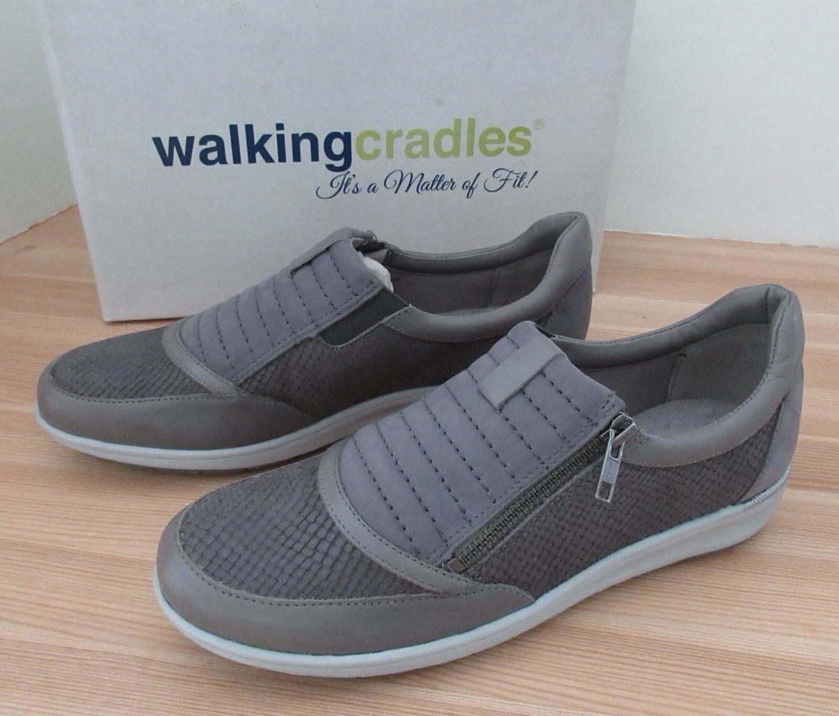 WALKING CRADLES Women’s Orion Slate Gray Leather Side Zip Loafer Sneaker 6.5 M