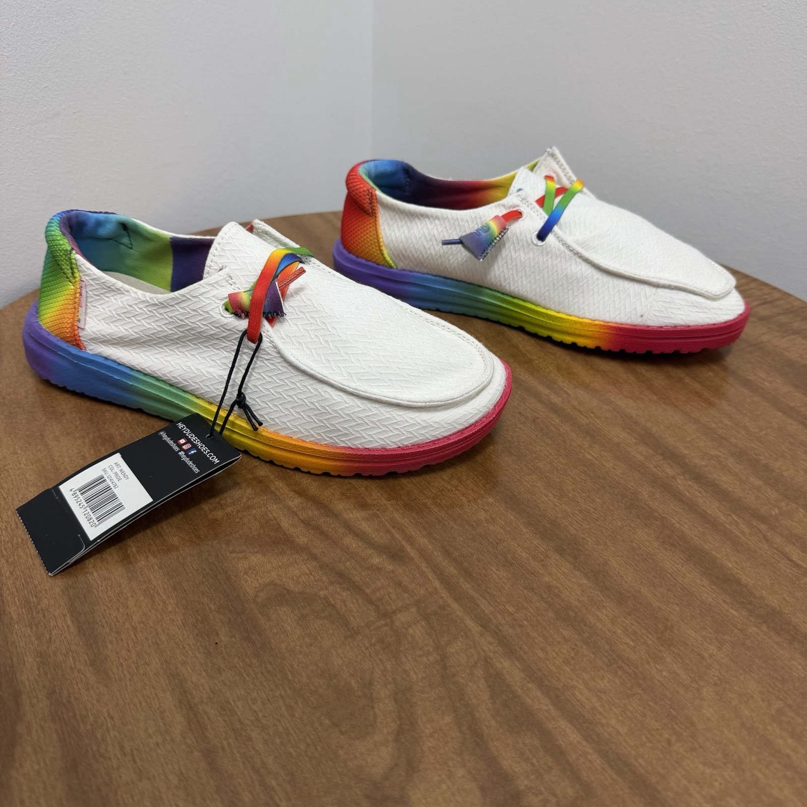 HEY DUDE Wendy PRIDE Rainbow SLIP ON Loafers in WHITE x RAINBOWS – Women’s 6 US
