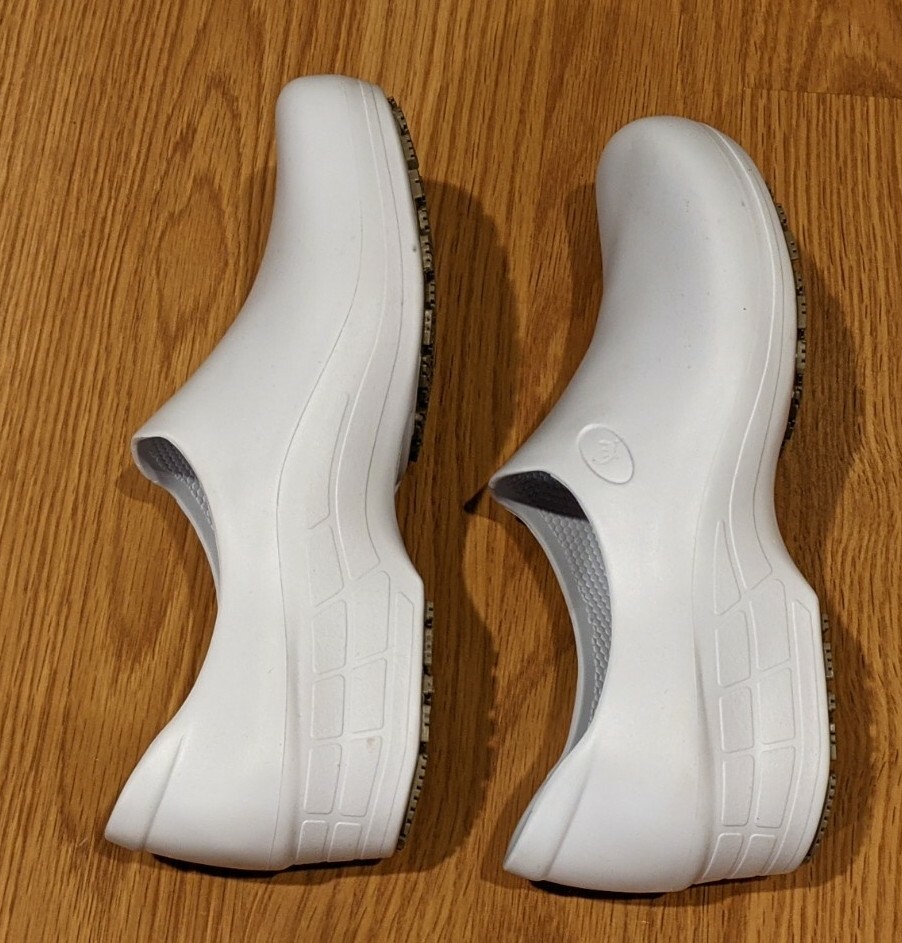 NWOT Sticky Work Shoes for Women – Waterproof Non-Slip White – 7B