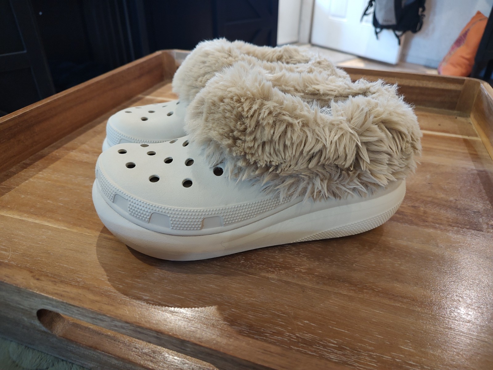 Cream Color Platform CROCS M5/W7 Faux Fur Lined Great Condition