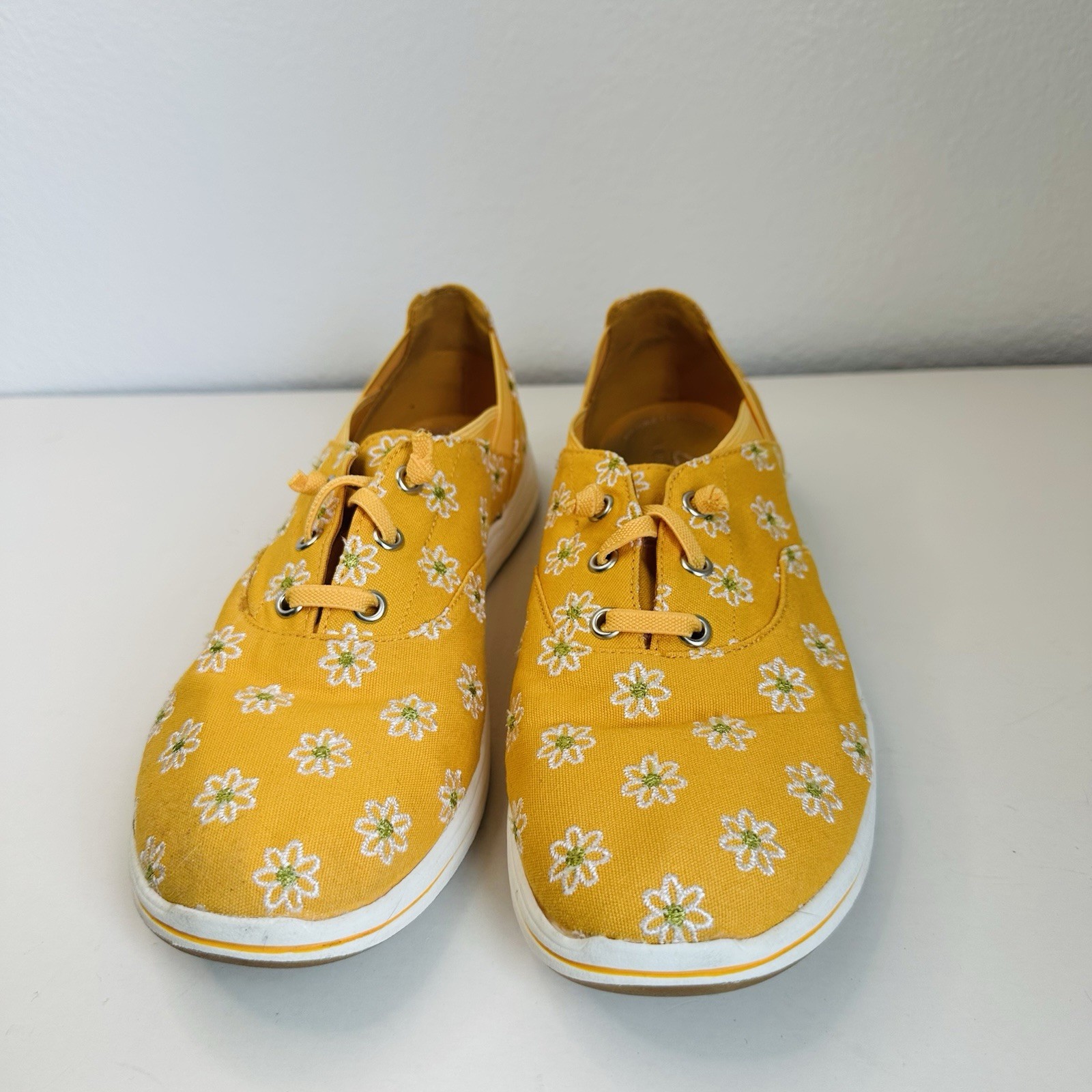 Clark’s Cloud Steppers Yellow Flower Sneakers Size 9