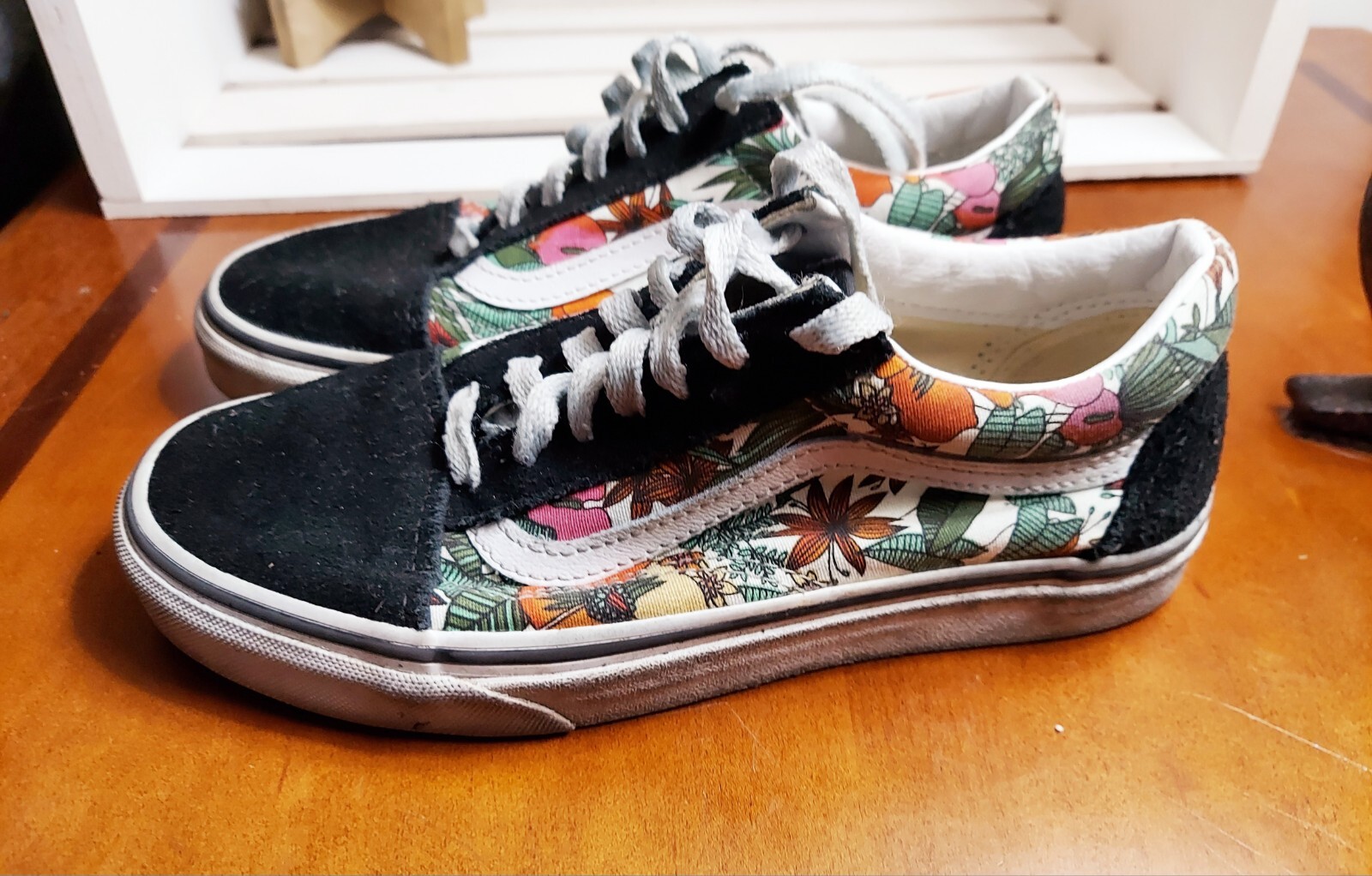 Vans Tropical Hawaiian Floral Print Shoes Sneakers Lace Up Size W 6.5/M 5 Medium