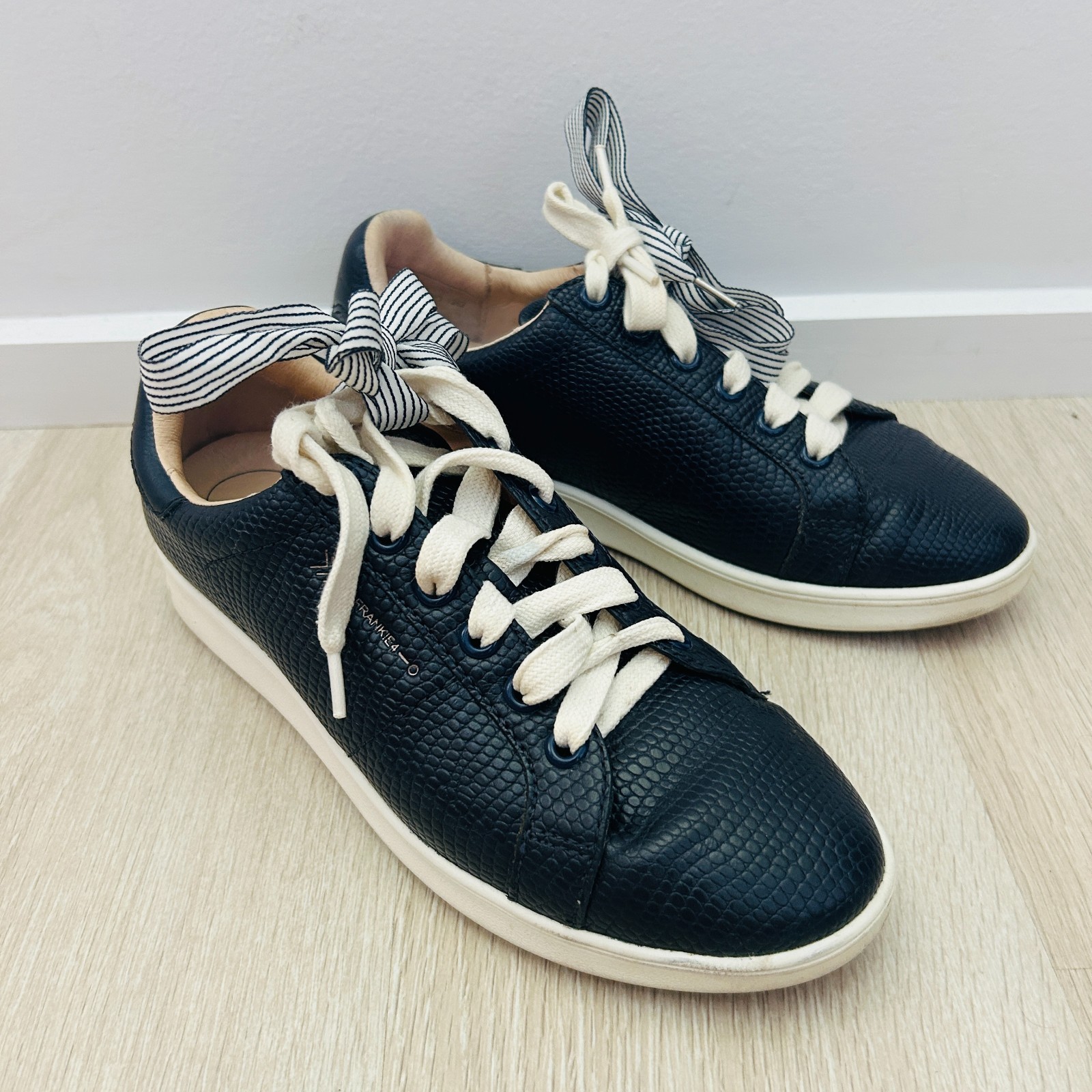 Frankie4 Shoes Jackie III Sneakers Size 6 Leather Lace Up Navy Blue Comfort Flat