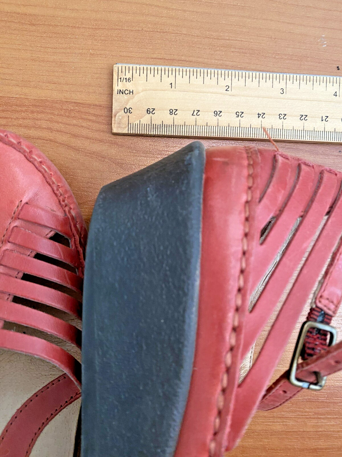 Clark’s Artisan Red Leather Man Made Comfort Shoes Womens Sz 7M