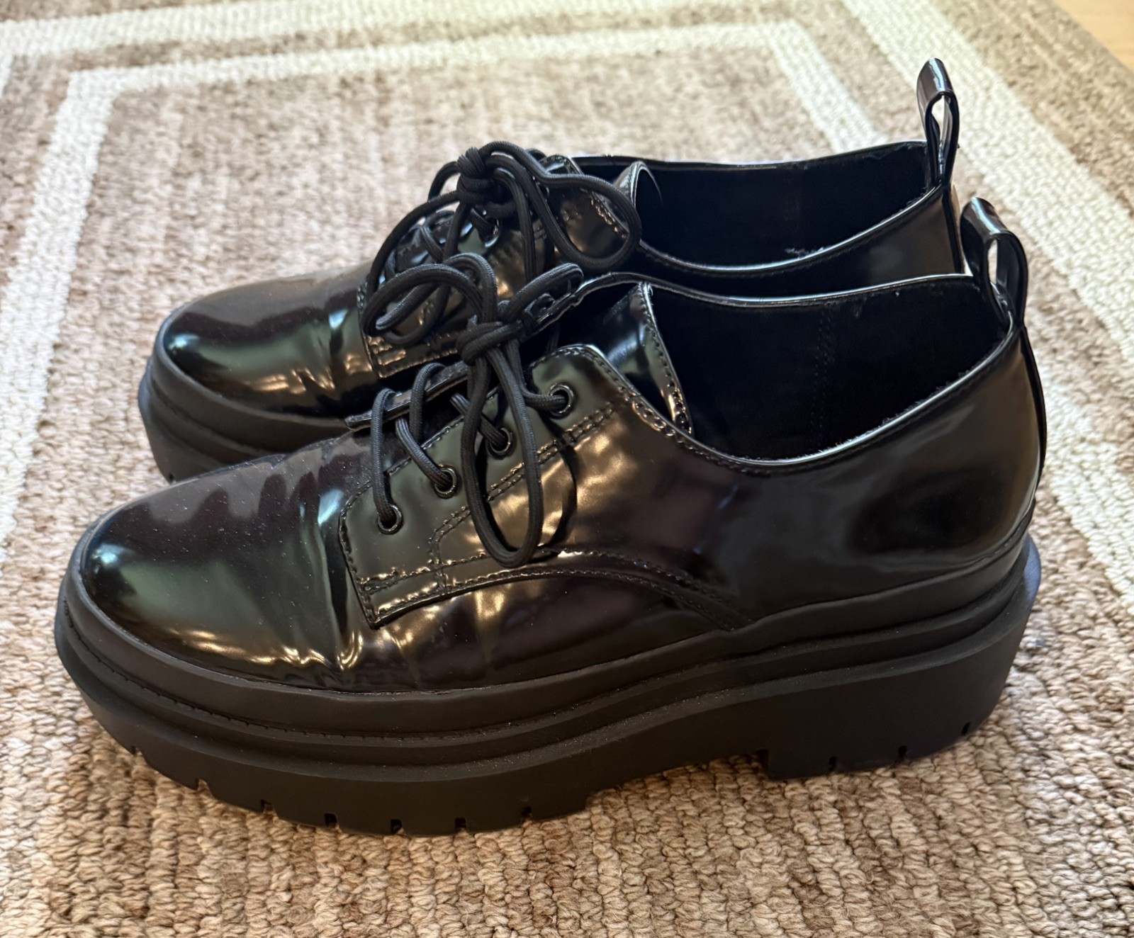 Steve Madden Oxford Black Faux Patent Leather Lug Sole Size 8M