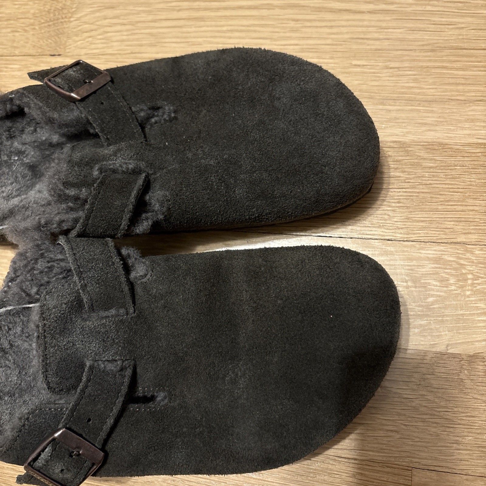 Birkenstock Boston Shearling | 39 Narrow Width | Women’s US 8 Brown Slides