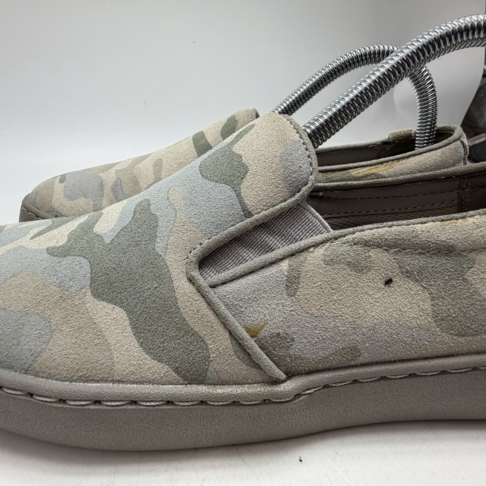 Vionic Avery Camo WOMEN US 8 Grey Suede Slip On Sneaker Vio-Grip Slip Resistant