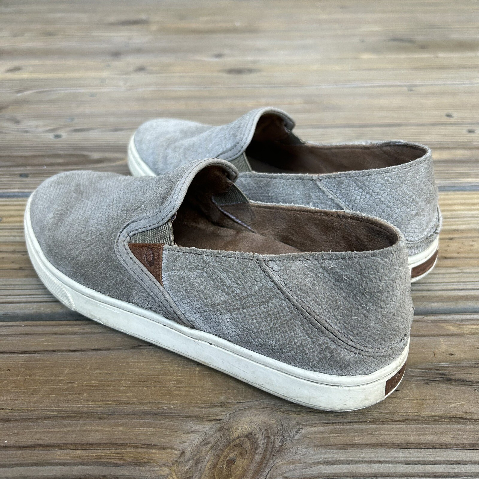 Olukai Pehuea Embossed Snake Print Light Gray Leather Slip On Shoes US Women’s 6