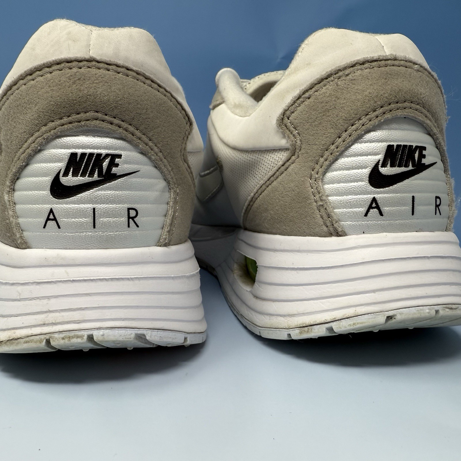 Nike Women’s White Mesh Air Max Solo Athletic Shoes Sneeakers Sz 8.5 M