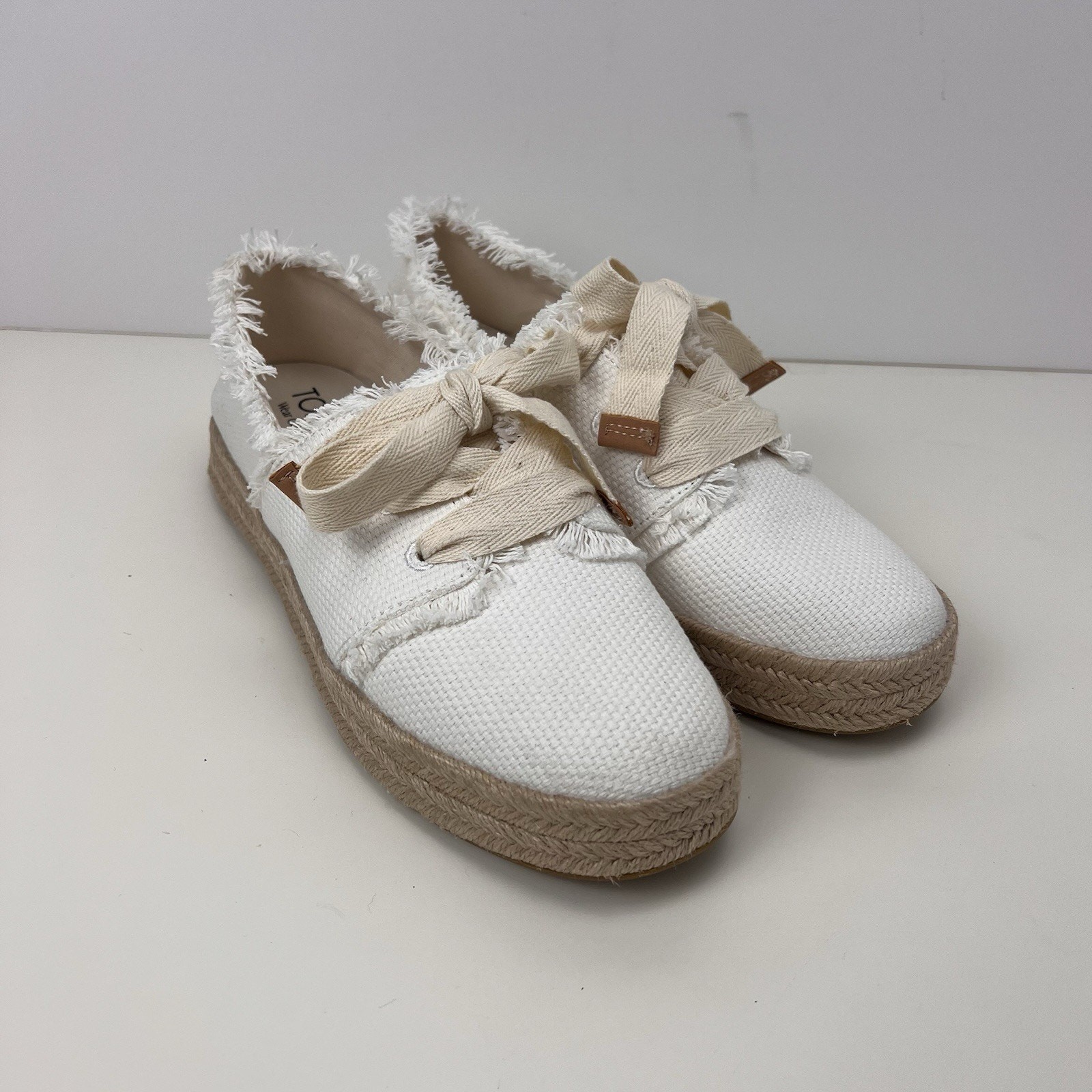 NWOT Woman’s Size 10 Sneakers TOMS Carolina Lace Up Platform Espadrille Sneaker