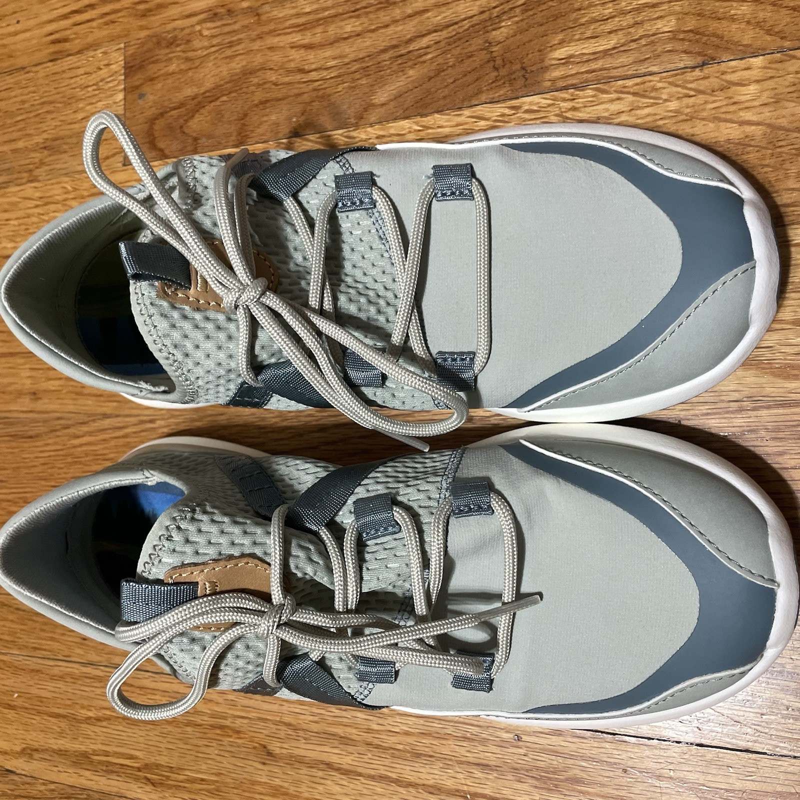 OluKai Kawela Mist Grey Spikeless Golf Shoes Lightweight Comfort Womens Size 8.5