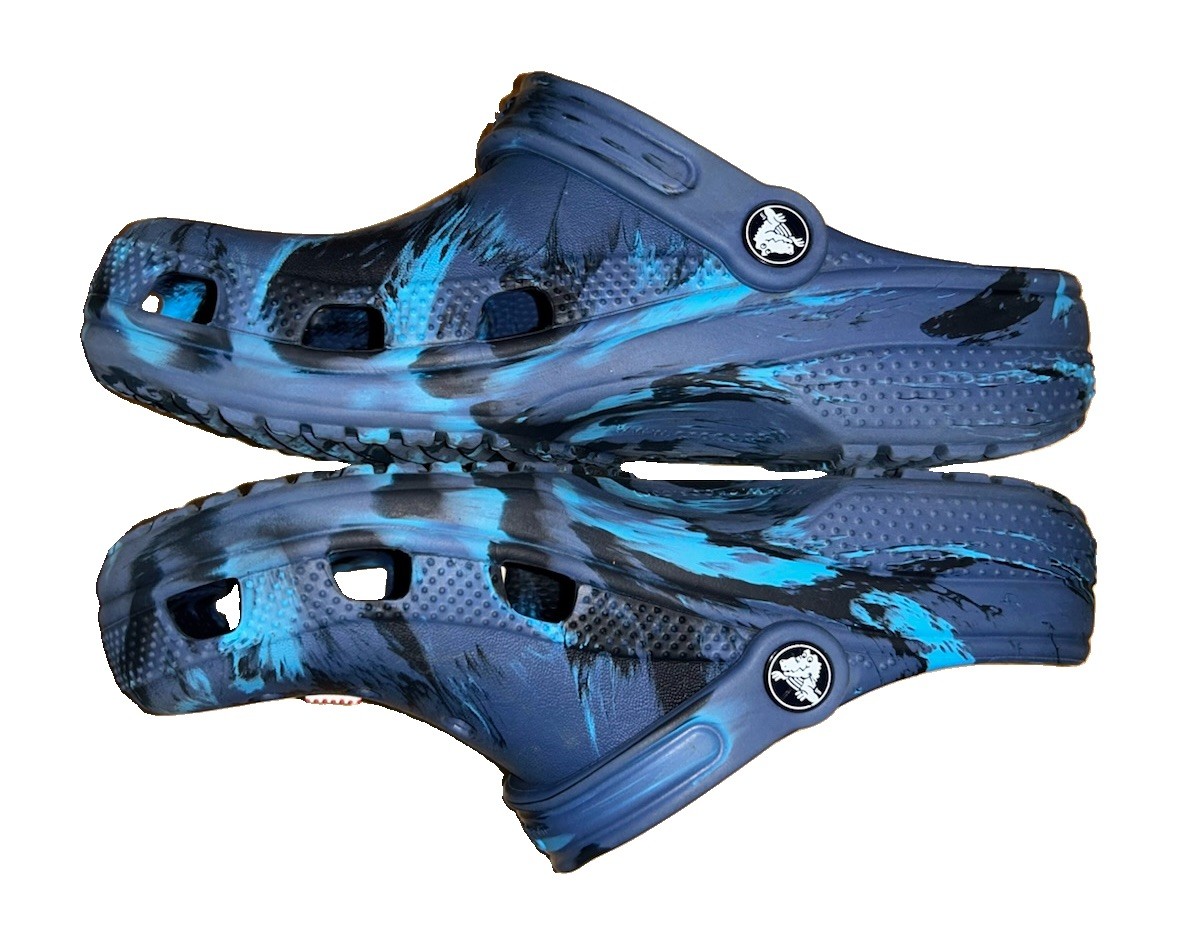 NWOB Blue Camo Crocs with American Flag Pins- Junior SZ J-5; 7.5 L; EU 37-38