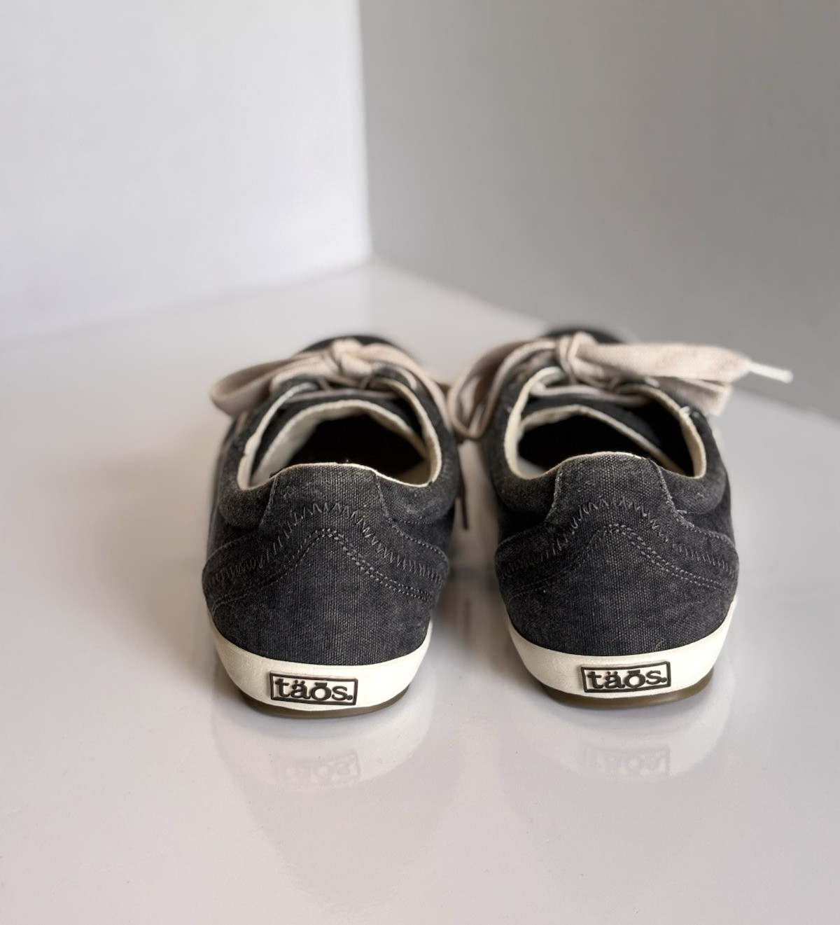 Taos Star Women’s Sz 8.5 Charcoal Wash Canvas Lace Up Comfort Sneaker STA-12844