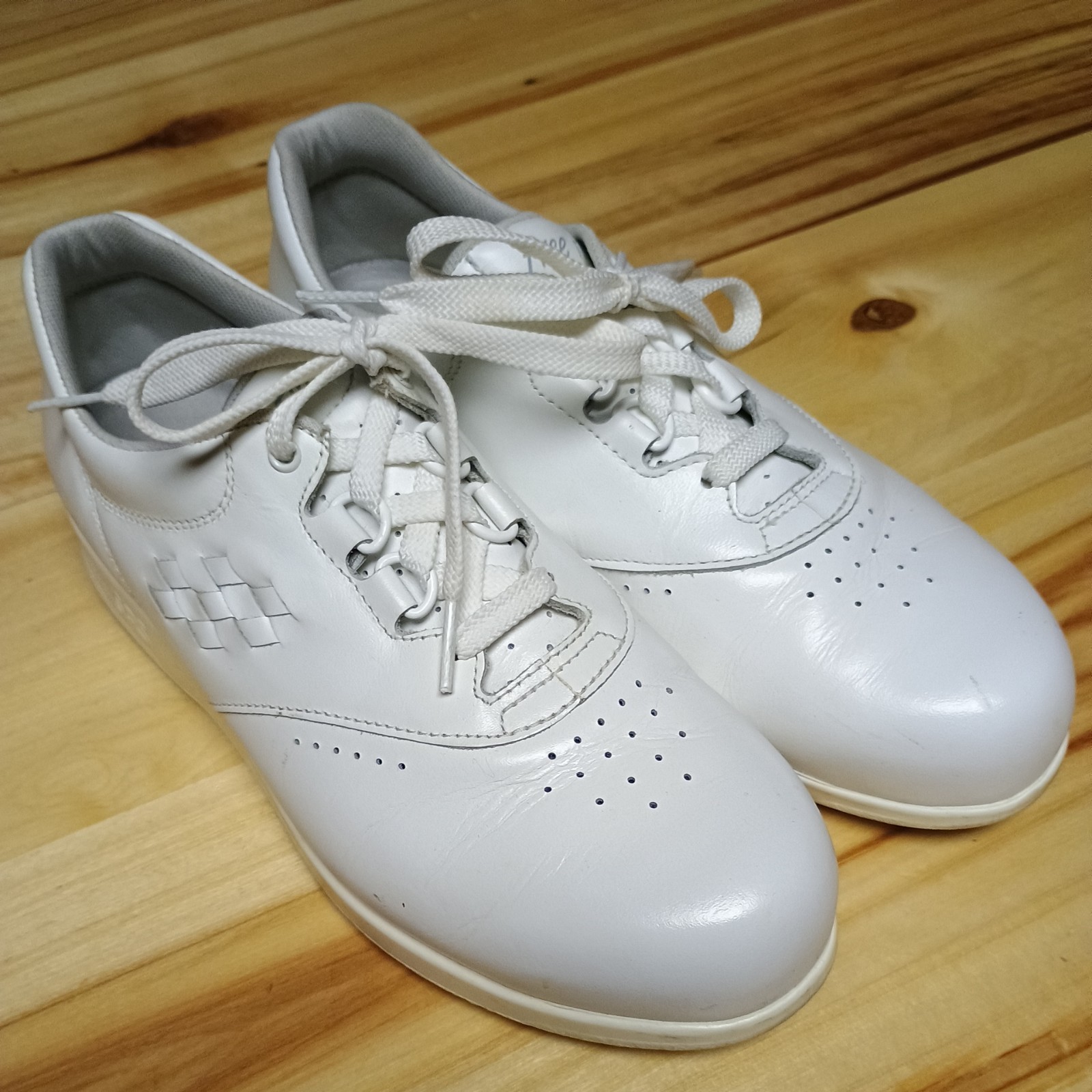 SAS Free Time Shoes Women’s Size 7.5 M White TriPad Comfort Walking Shoe