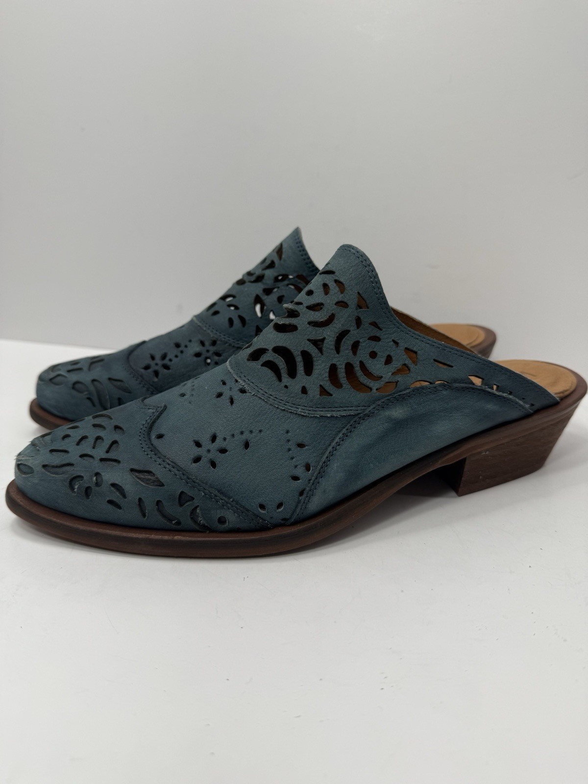 Sundance Catalog Veracruz Floral Krevo Mules Laser Cut Navy Blue Teal Size 37 7