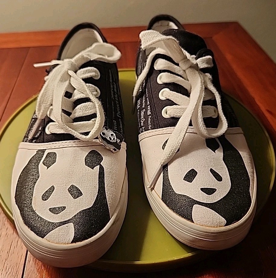 Save the Animals Panda Sneakers Womens size 7.5 Canvas Black Bradford Exchange