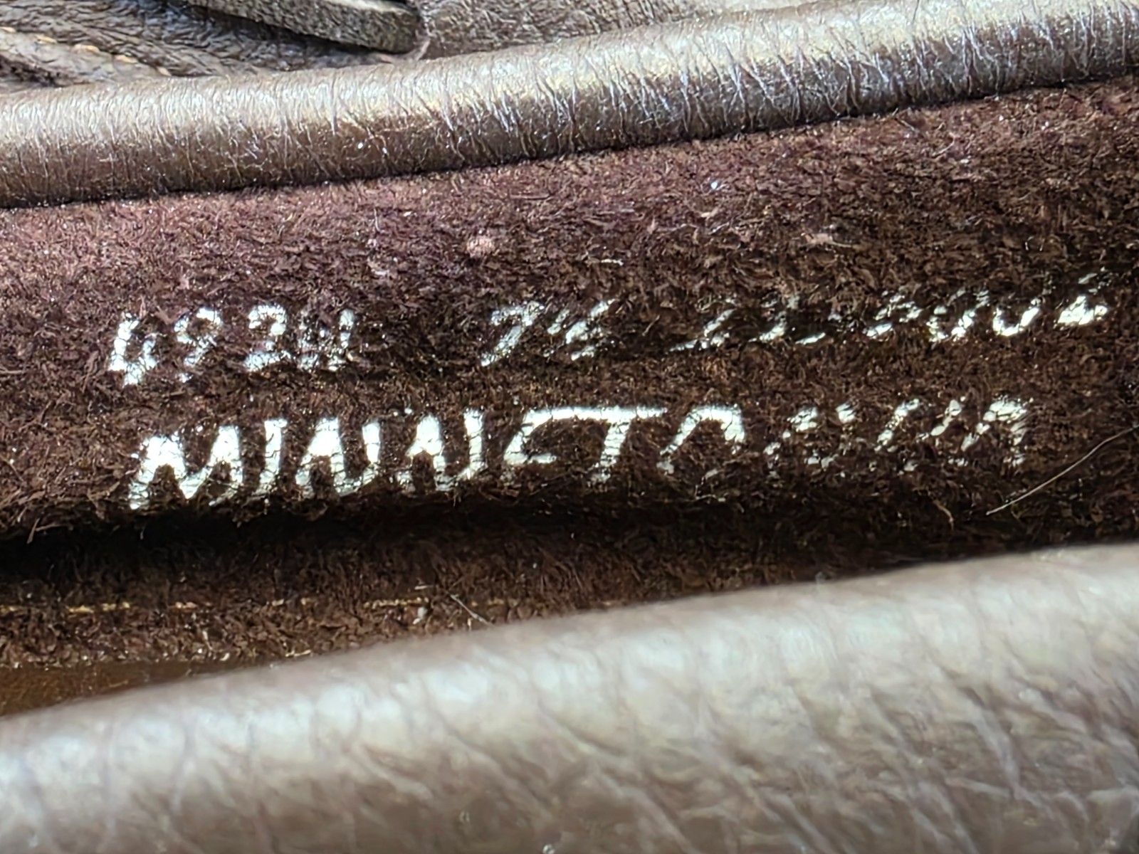 Minnetonka Classic 492W Moccasins Brown Moosehide Leather Slip On Women’s 7.5
