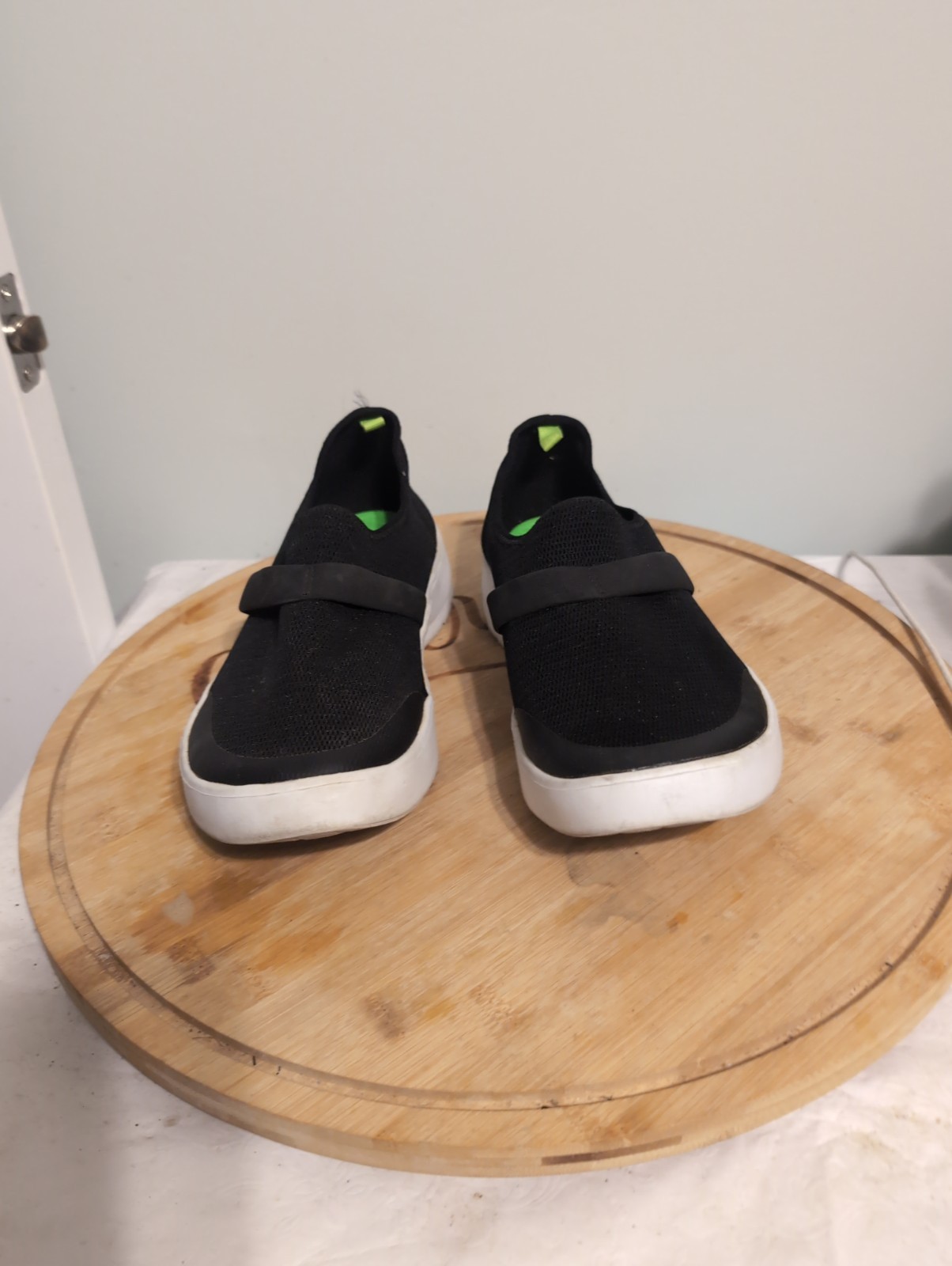 Oofos Oomg Low Women’s Sneakers Size 9 Black Comfort Slip On Shoes Blacks A2
