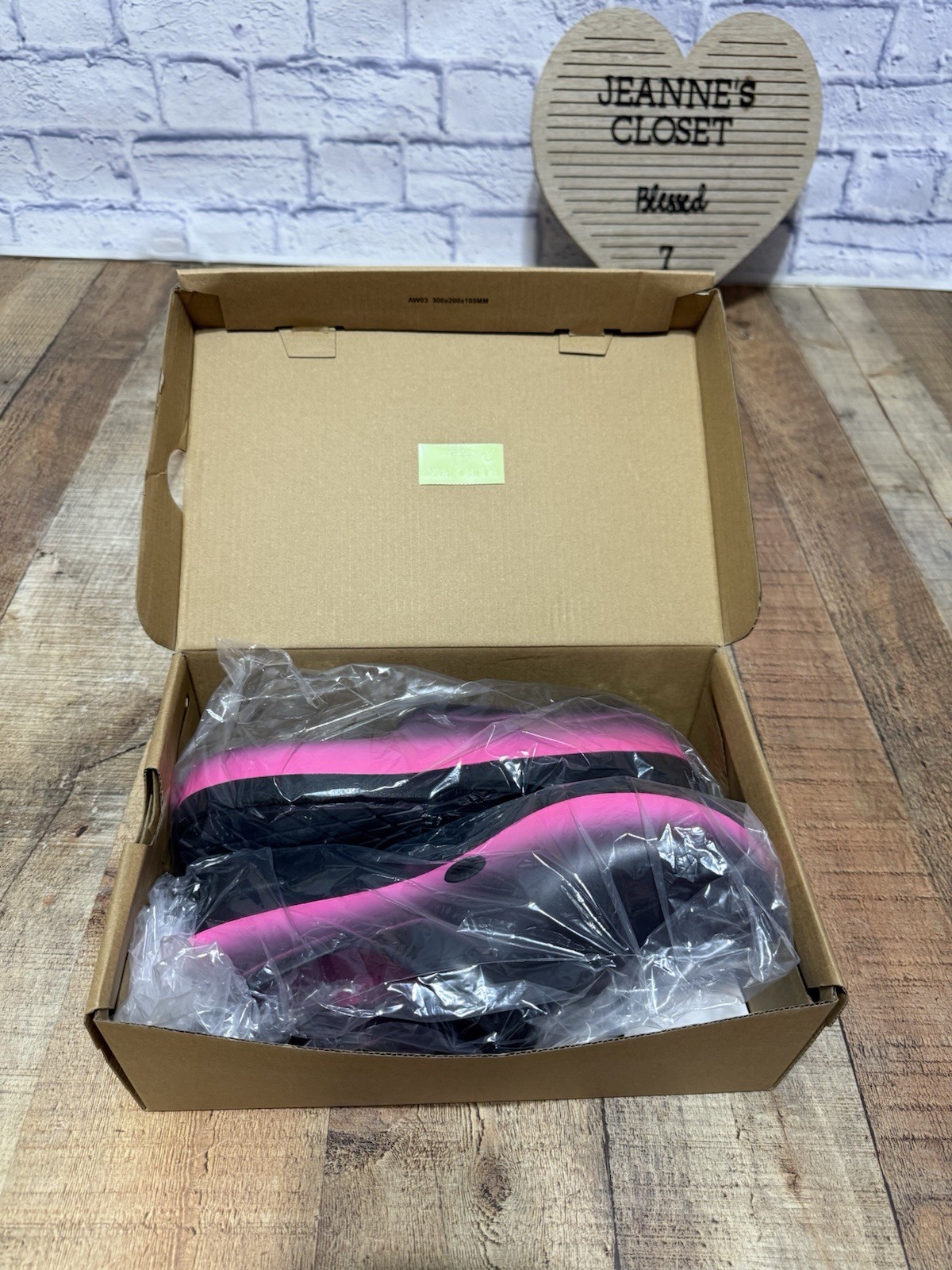 Anywear Footwear SR Angel Electric Pink Fade Ombré Nursing Clogs Mens 9 Women 11