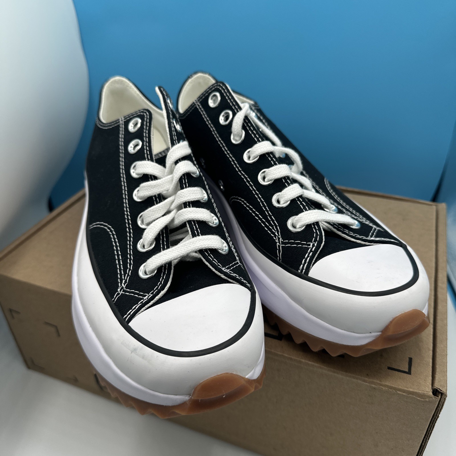 Converse Run Star Hike Low Black/White/Gum Size Men’s 8.5 Women’s 10. Sharp New