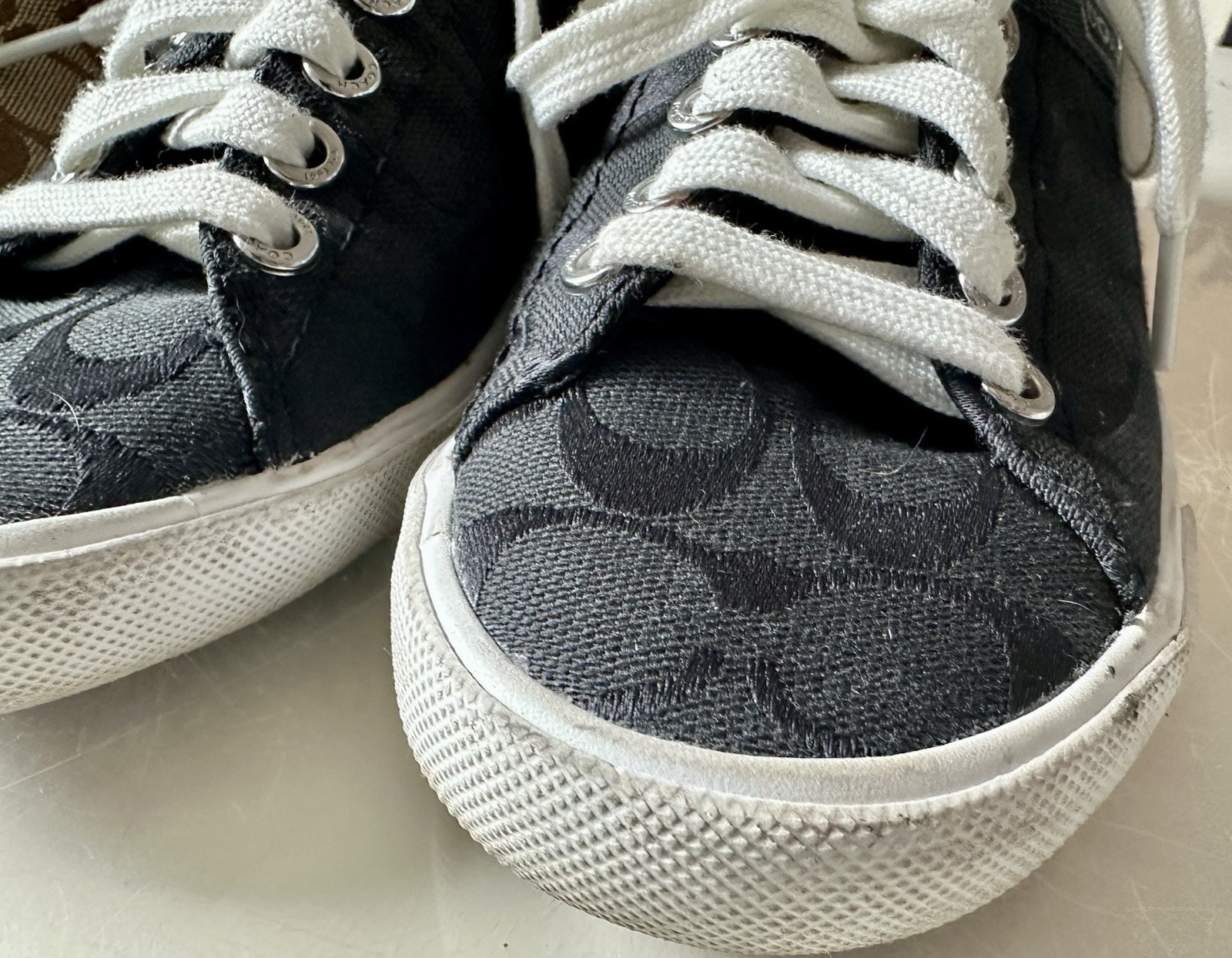 Coach Women’s Lesley Q1402 Signature Sneaker Shoe Black Brown Lot 2 – SIZE 6.5