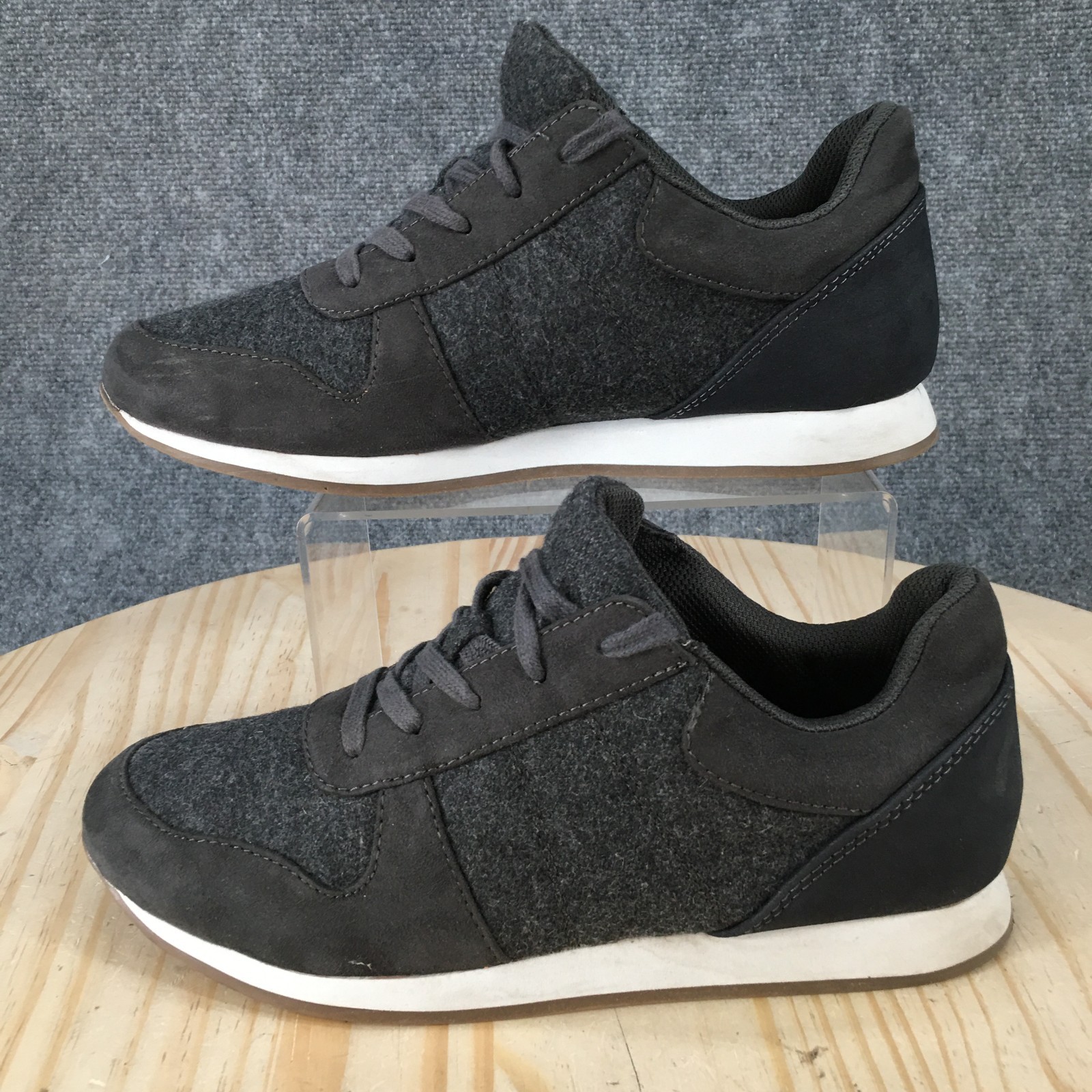SO Shoes Womens 9 Medium Casual Sneakers Lace Up Low Top Comfort Round Toe Gray