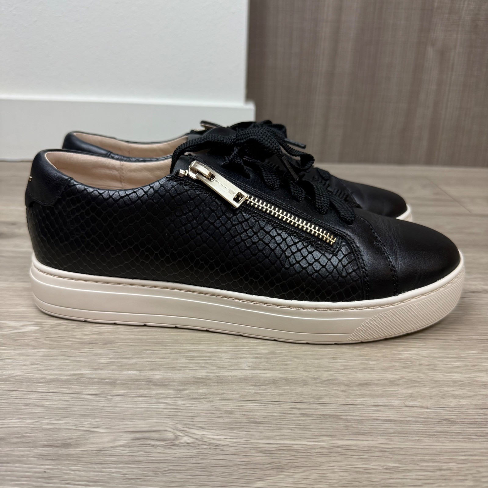 NEW FRANKIE4Black Billie II Black Emboss Leather Sneaker Side Zip Comfort Size 9