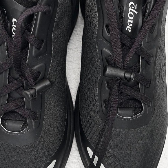 Clove Alto Women’s All Black Nursing Sneakers