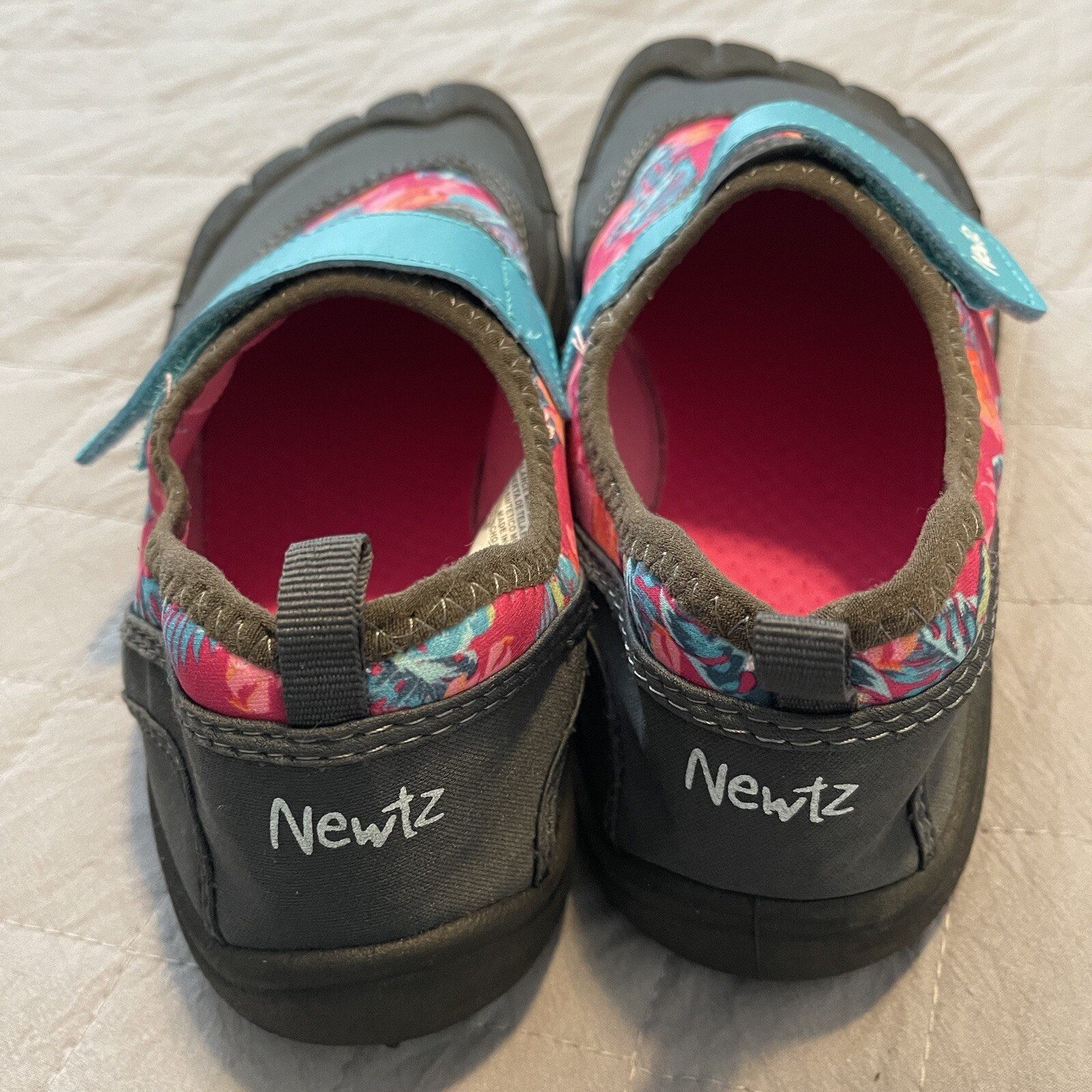 Newtz Water Shoes Womens Sz 9/10 Slip On Beach Vacation Travel Pink Tropical