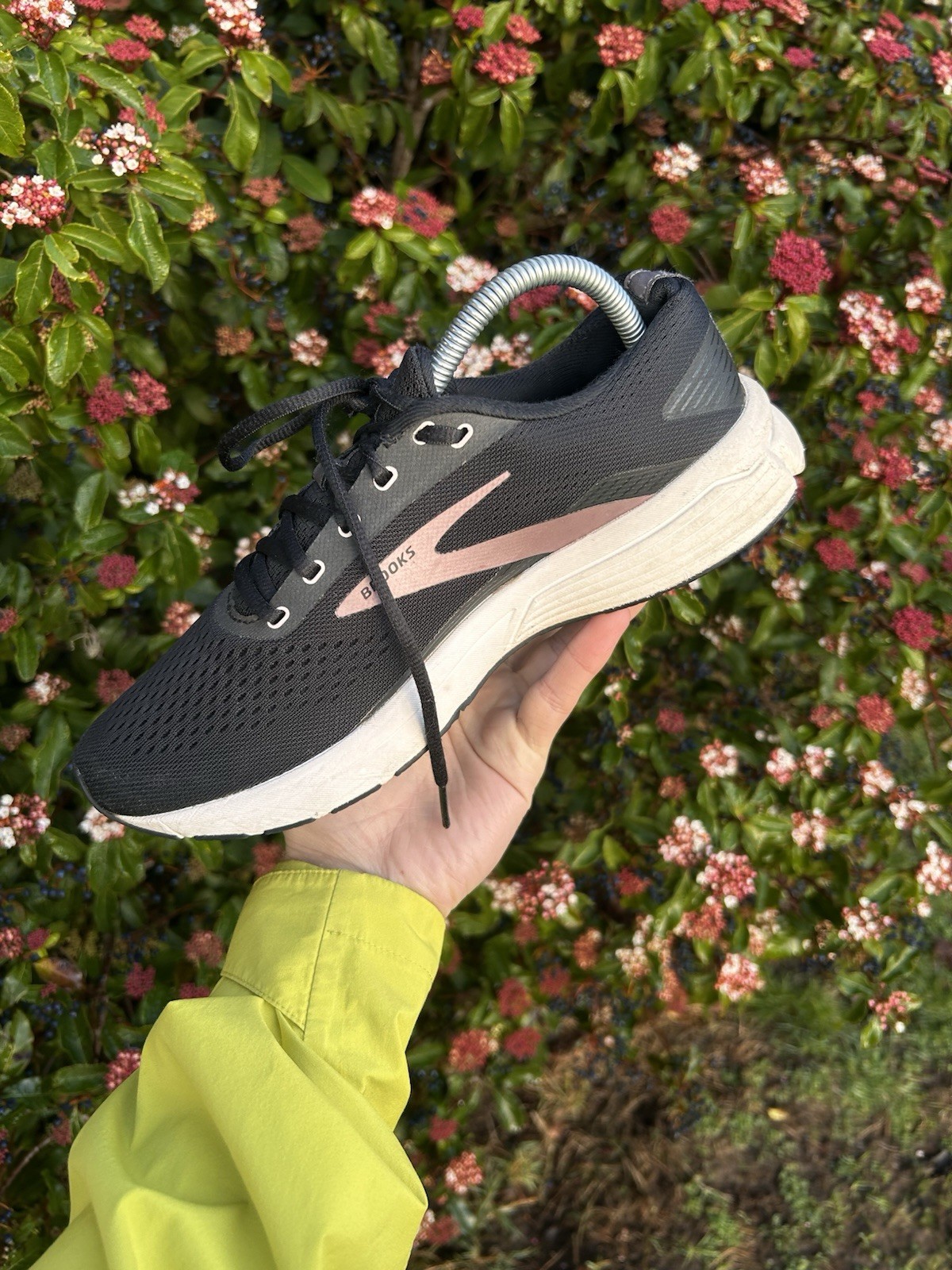 Size 9 Women’s Brooks Transmit 3 Road Running Shoes Black Pink White
