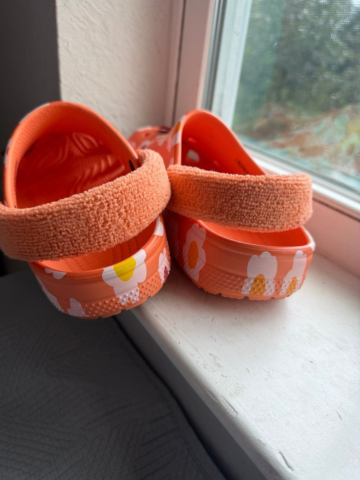 Crocs Zen Garden Sensory Orange Floral Terry Cloth Classic Clogs M 7 | W 9