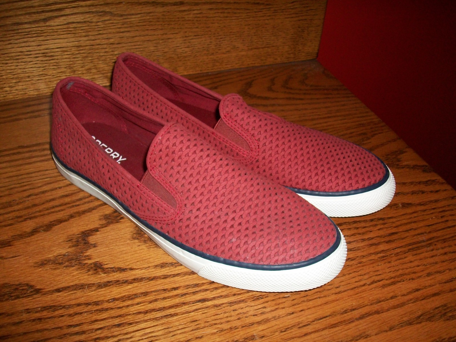Sperry Women’s Sneaker RED Perforated Slip On Loafer Side Elastic Insets 9.5 M