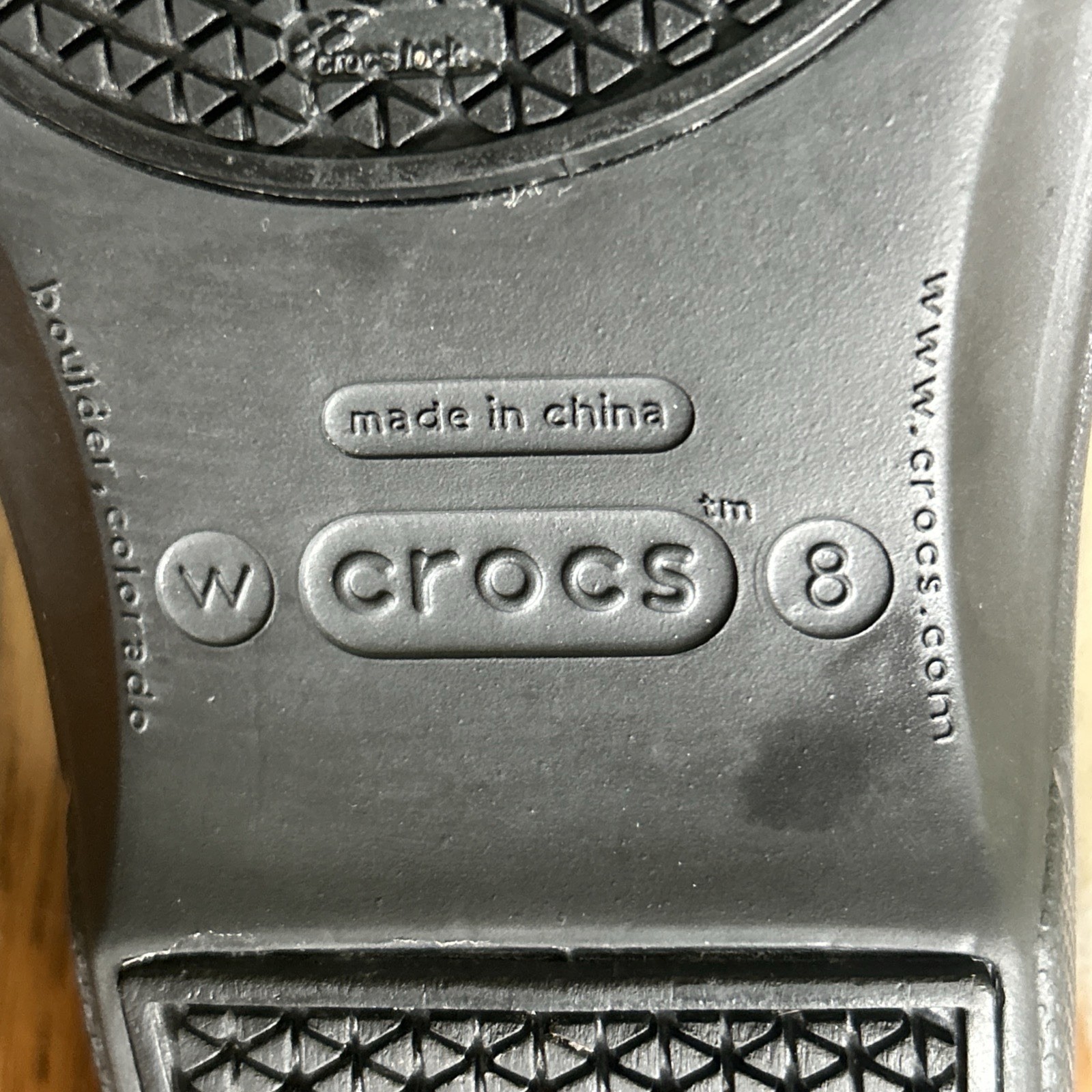 Women’s Size 8 CROCS Black Leather Shoes Slip-Resistant Casual Work Nurse Clogs