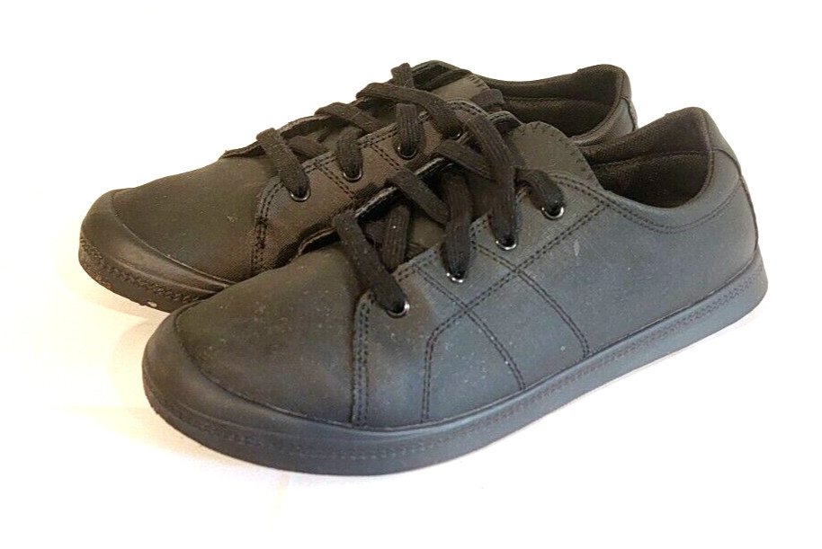 Womens TREDSAFE Black Wipe Clean Man Made Restaurant Sneakers Shoes 9