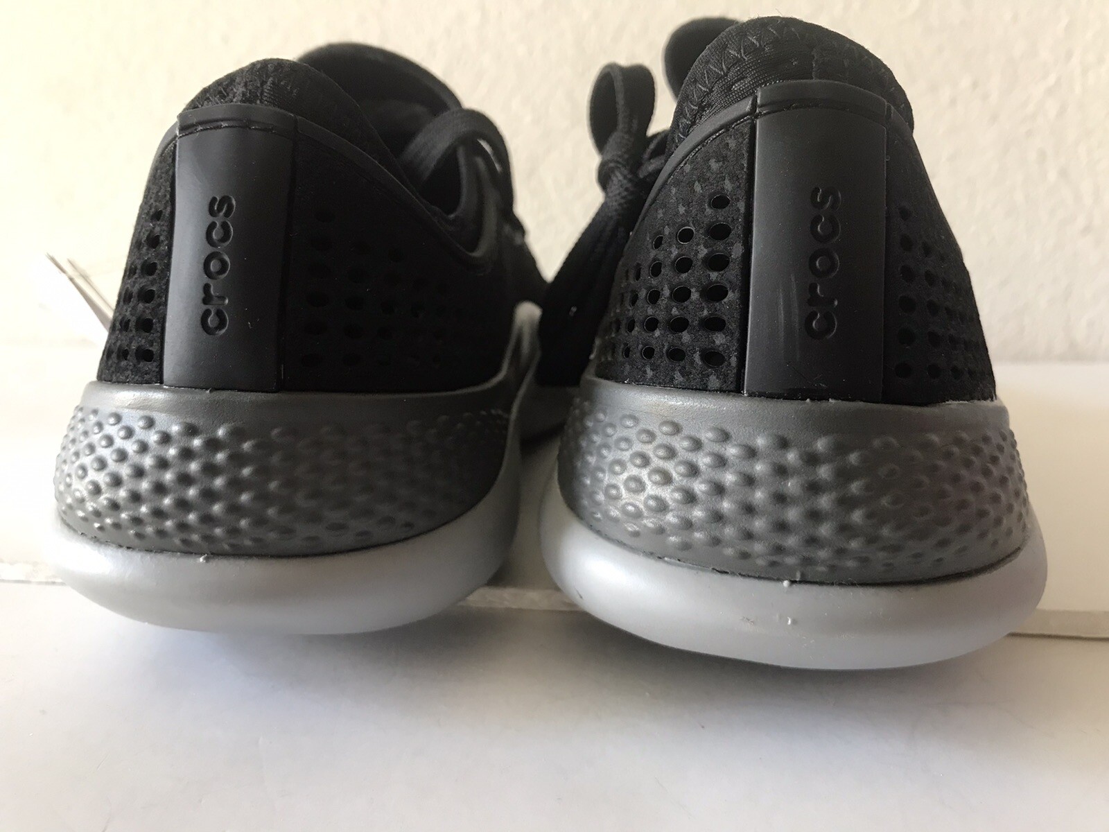 WOMEN’S CROCS BLACK/SLATE GREY LITERIDE 360 PACER SNEAKERS SHOES SIZE 9 NWT