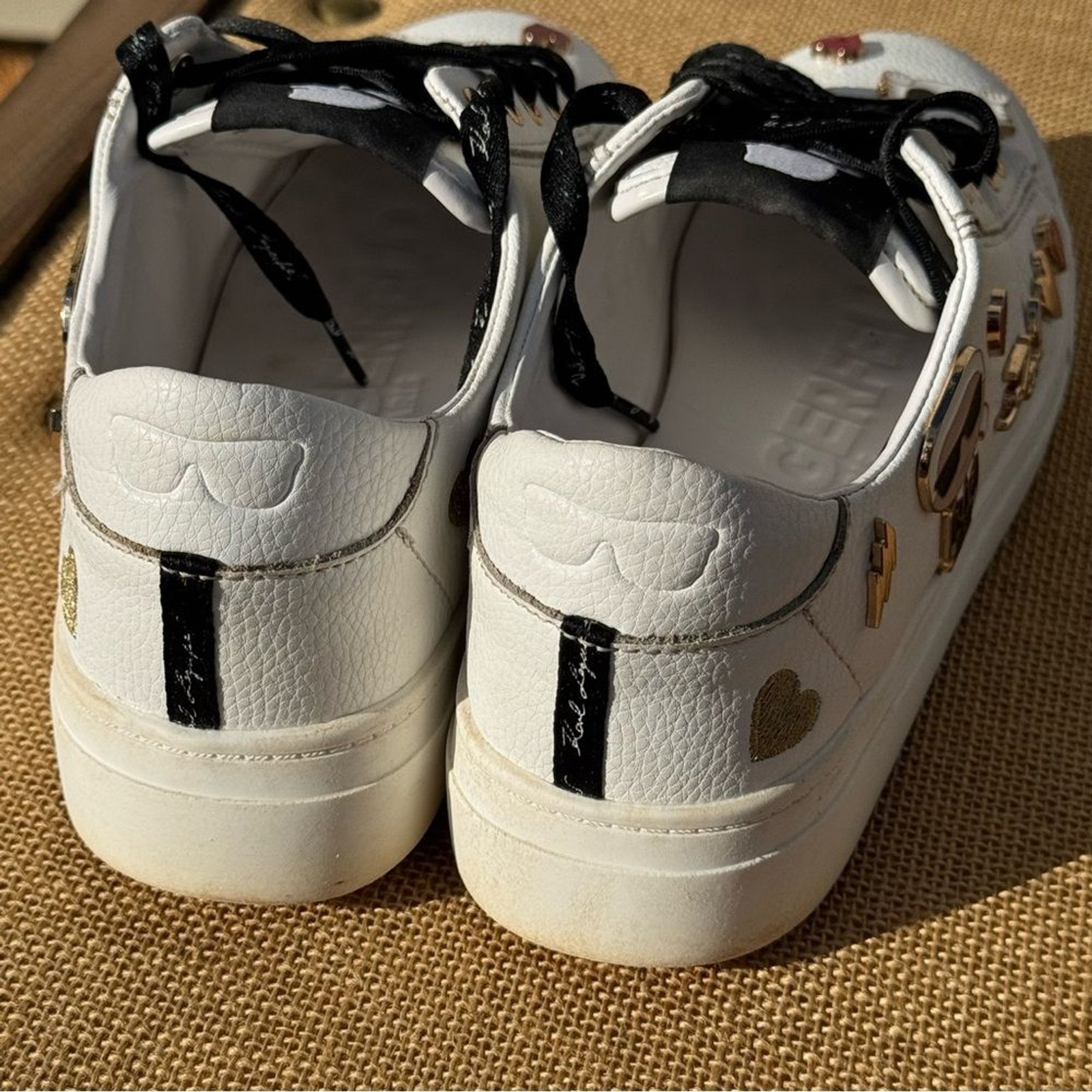 Karl Lagerfeld Paris Cate Pins Sneakers White Leather Heart Pins Charm Women 6M