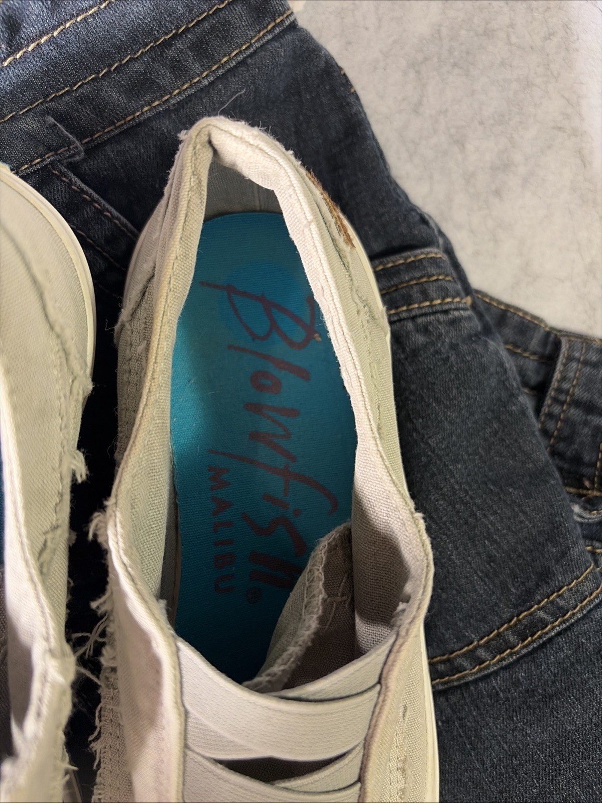 Blowfish Malibu Marley Woman’s Slip On Sneakers Distressed Gray Canvas Sz 9.5