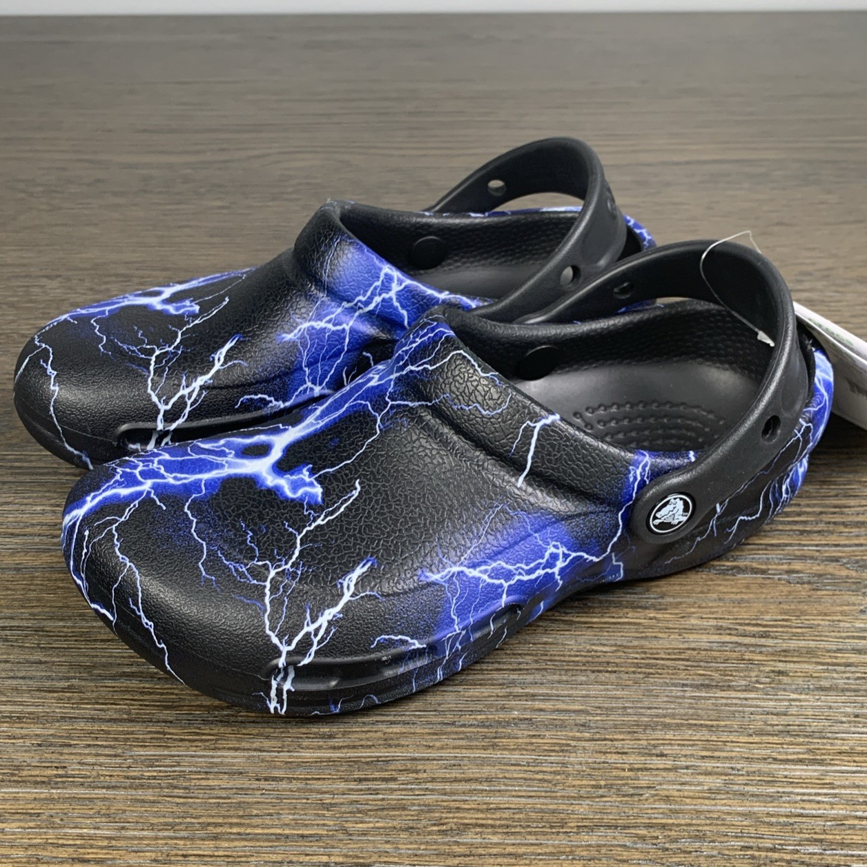 Crocs Bistro Graphic Black Lightning Bolt Graphic Slip Resistant Clogs Sz M4 W6