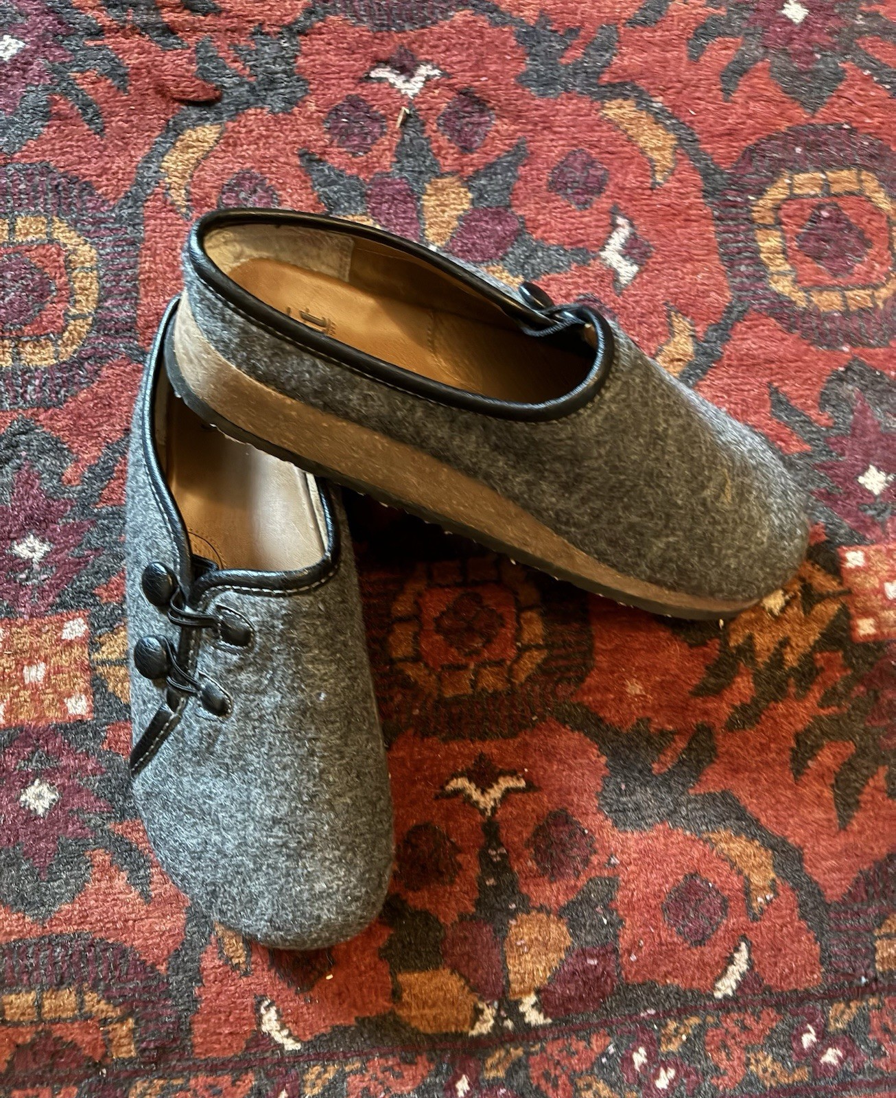 SOFFT WOMEN’S WOOL CLOG/SLIDE, SIDE BUTTONS SIZE 8