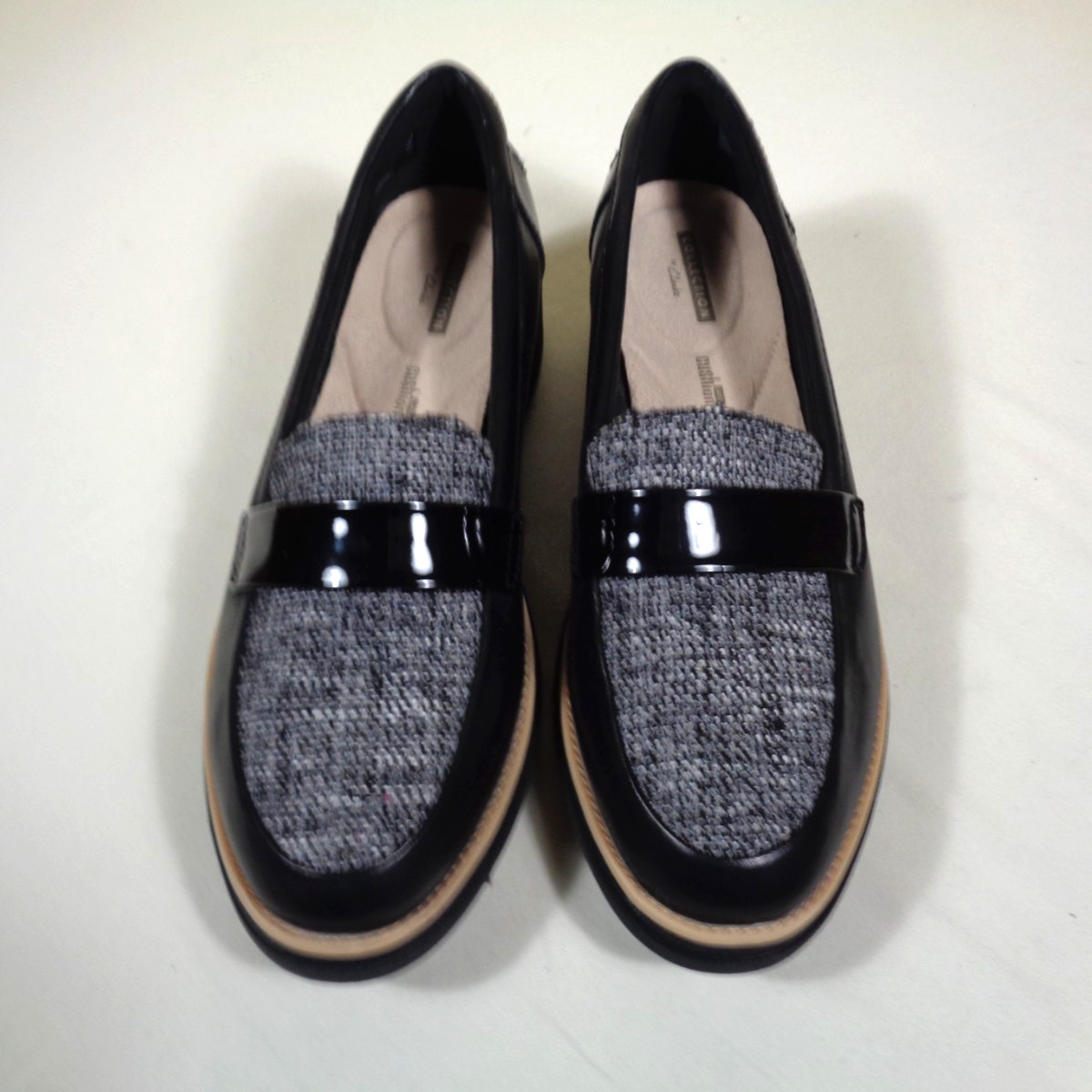 Clark’s collection Women’s size 9M Loafer Sharon Gracie Patent Black Tweed~ new