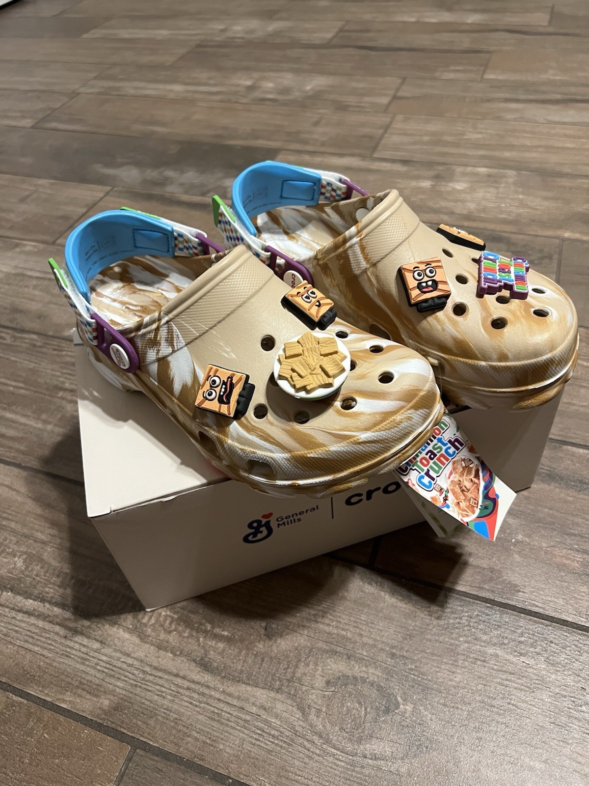 Crocs x Cinnamon Toast Crunch Clog Size M5/W7 BRAND NEW NEVER WORN
