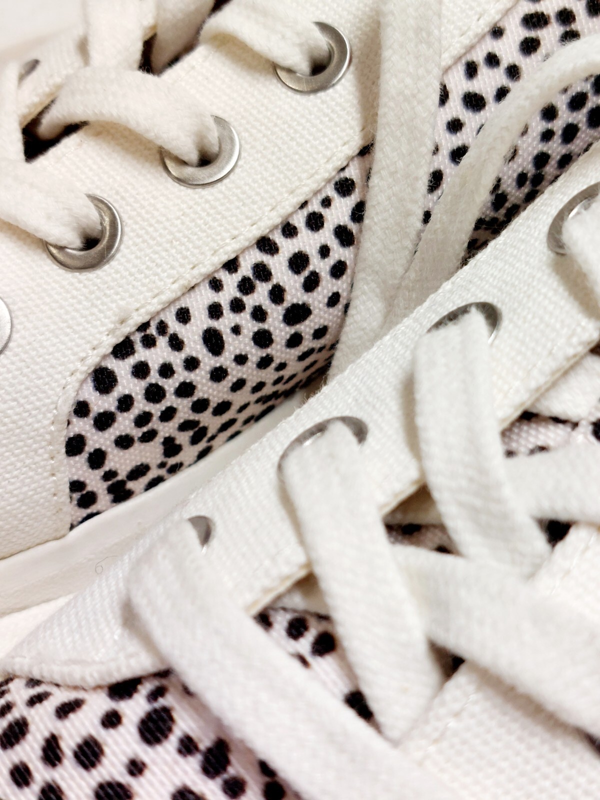 Dolce Vita Neza Lace Up Sneaker Black White Spotted Canvas Size 8.5