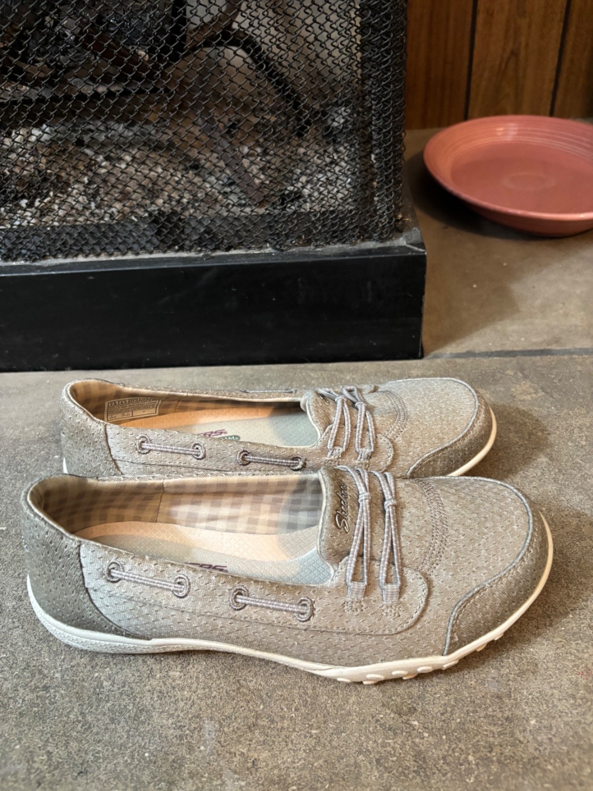 Skechers Relaxed Fit: Breathe-Easy – Good Influence (Style #23839).